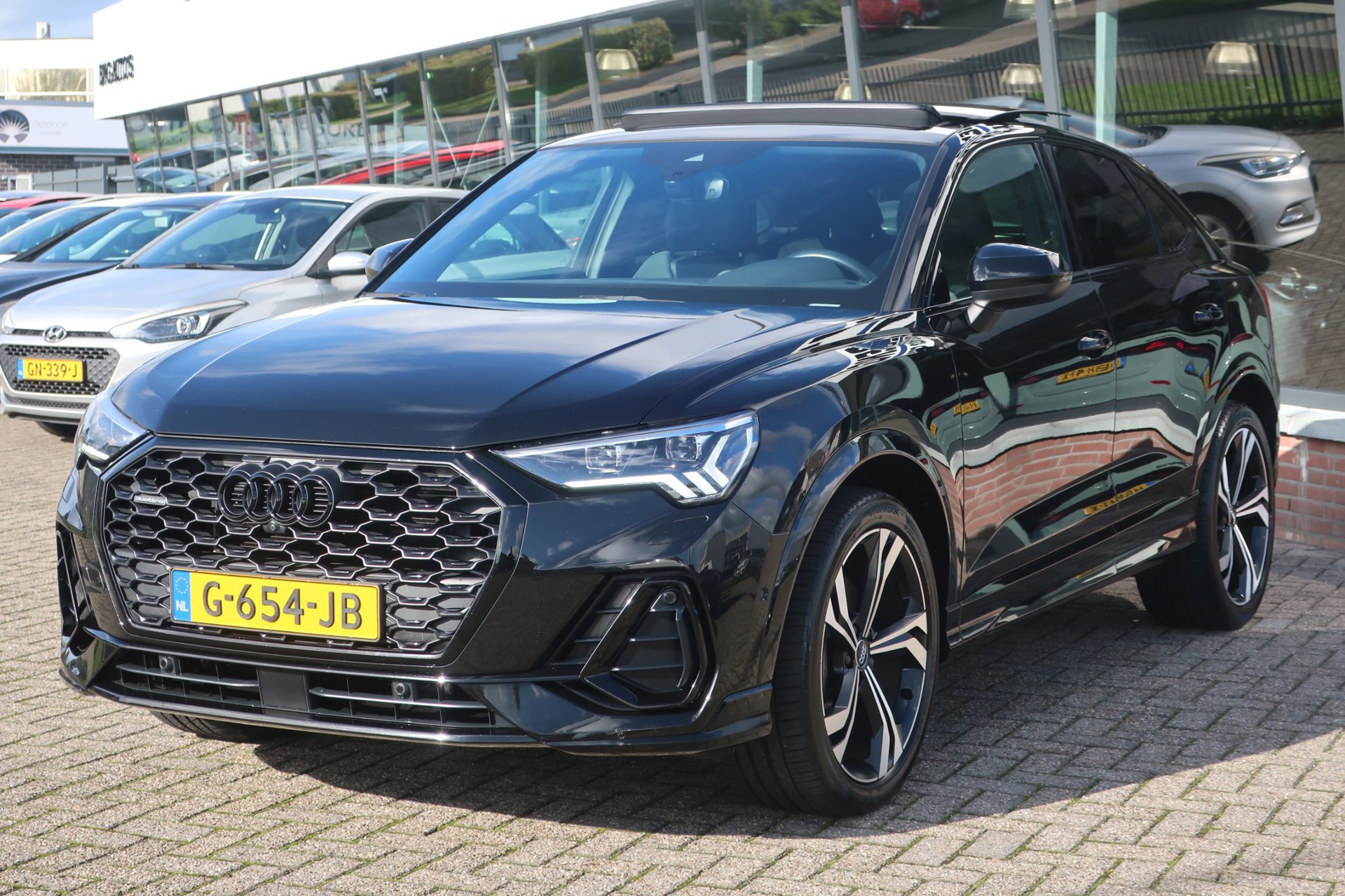 Audi Q3 Sportback 45 TFSI quattro ed. one S-Line 1e (2019), foto 3