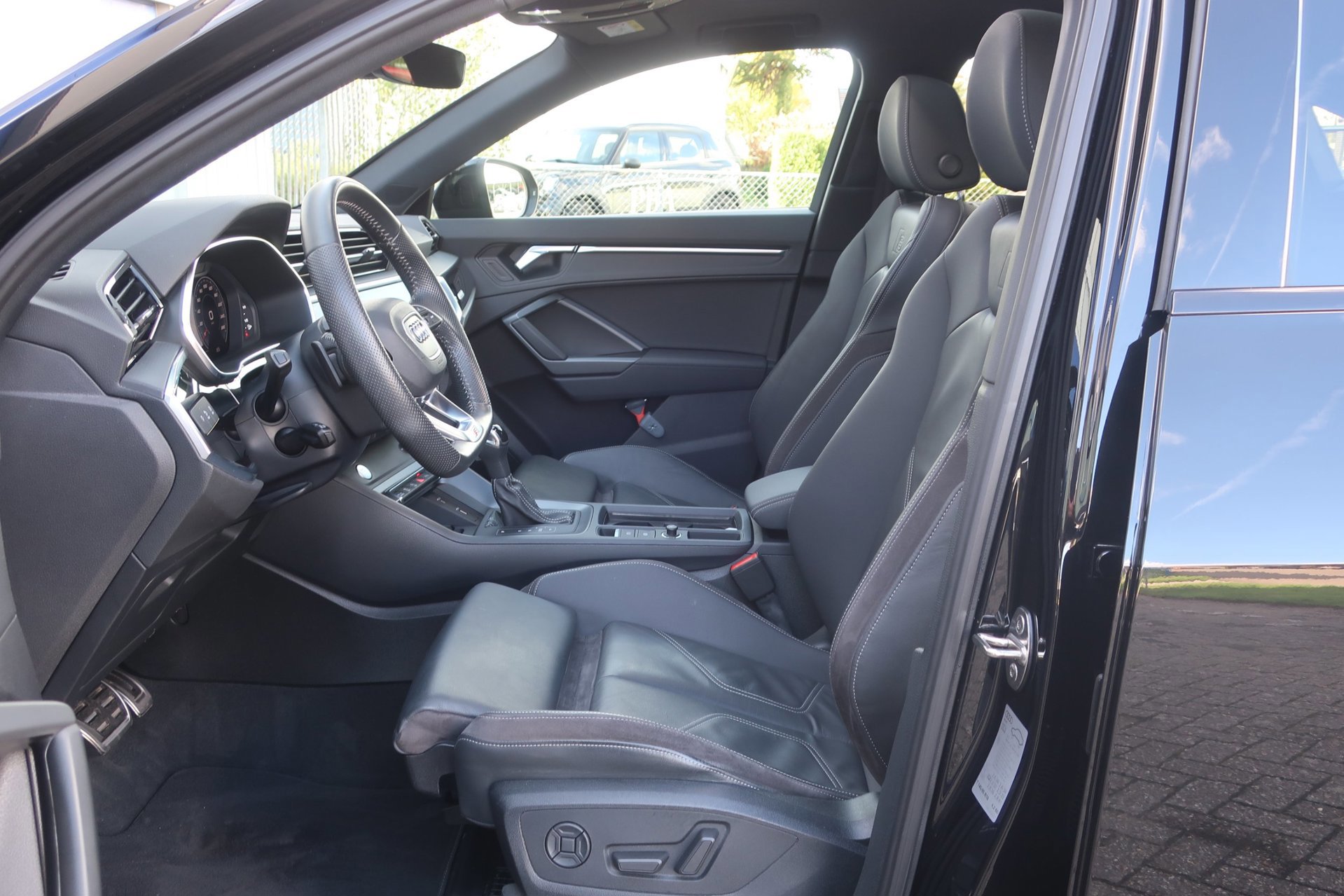 Audi Q3 Sportback 45 TFSI quattro ed. one S-Line 1e (2019), foto 24