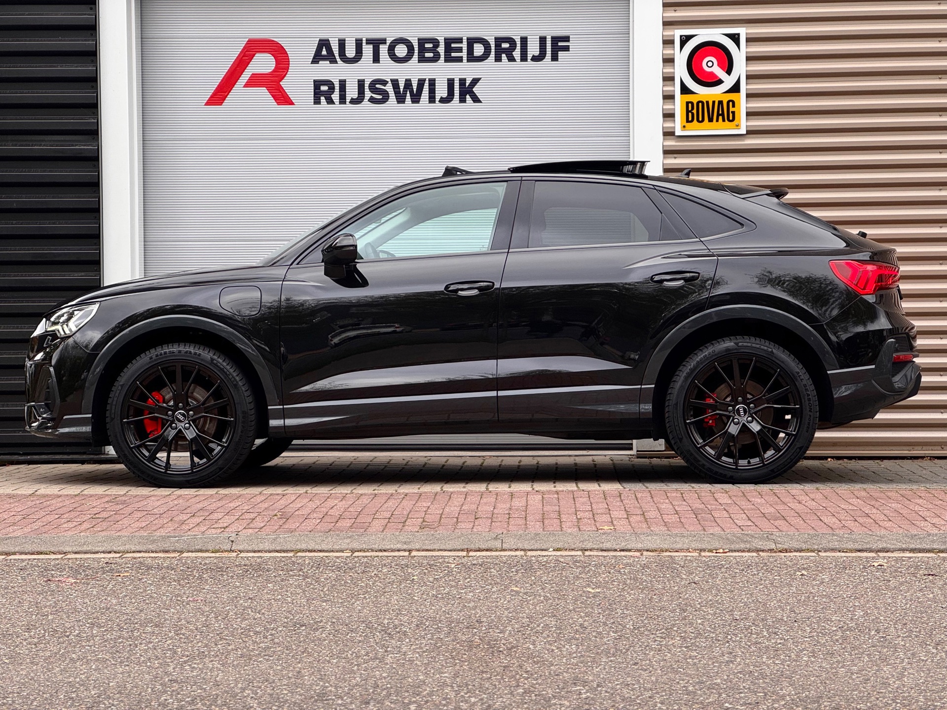 Audi Q3 Sportback 45 TFSI e S-Line (2022), foto 2