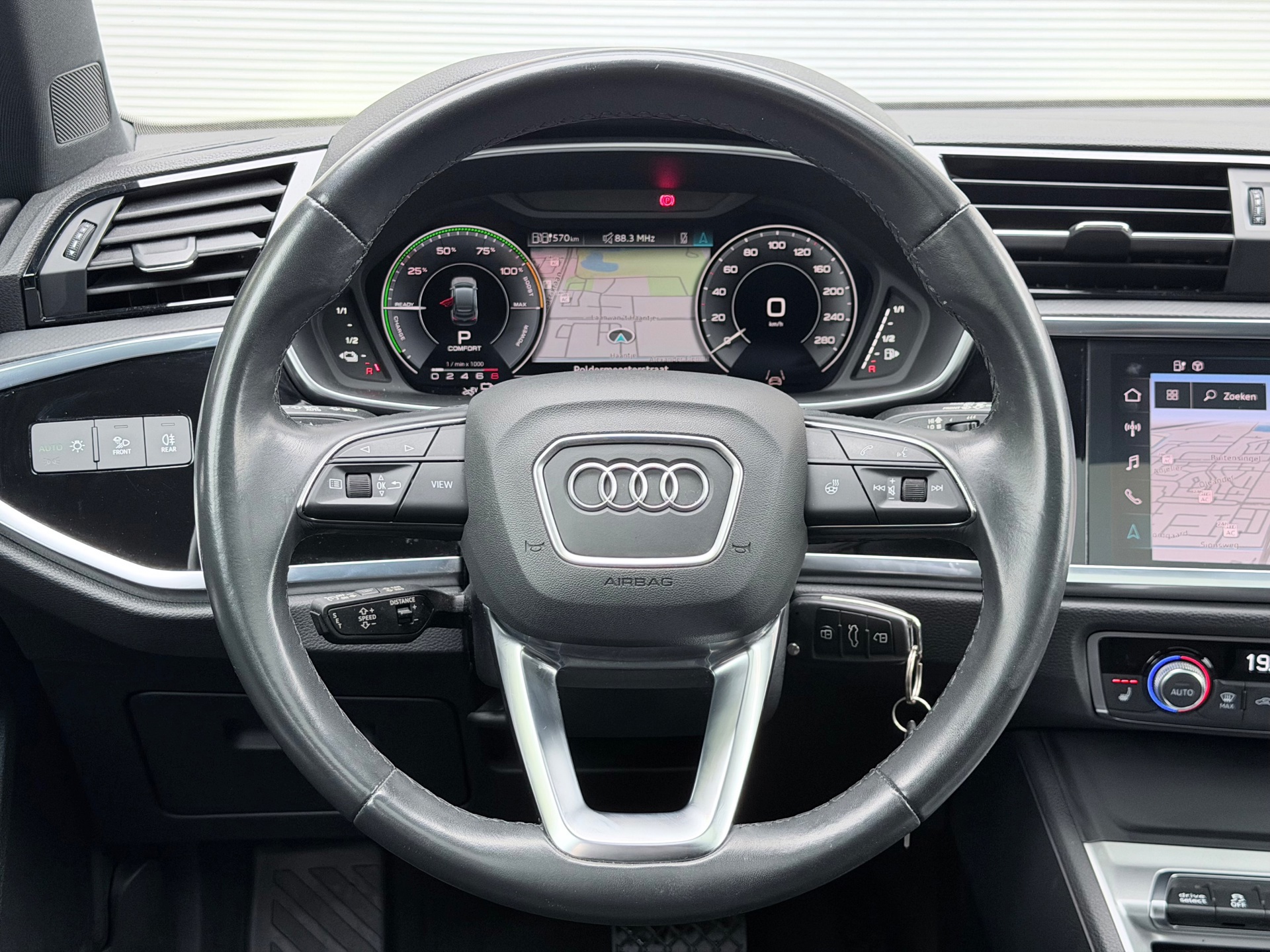 Audi Q3 Sportback 45 TFSI e S-Line (2022), foto 16