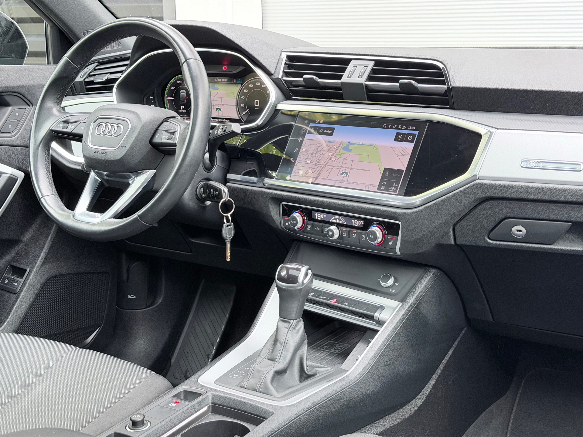 Audi Q3 Sportback 45 TFSI e S-Line (2022), foto 20