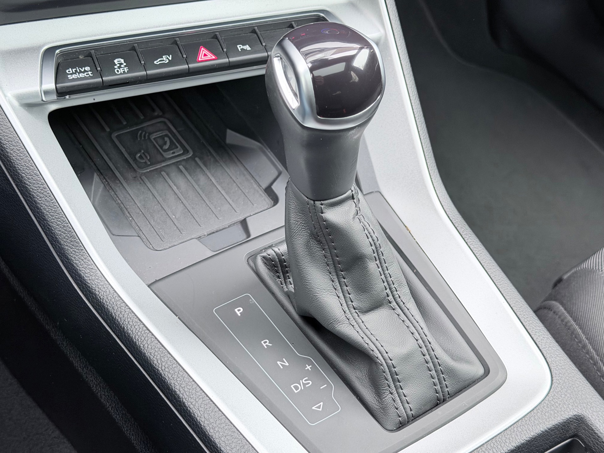 Audi Q3 Sportback 45 TFSI e S-Line (2022), foto 21