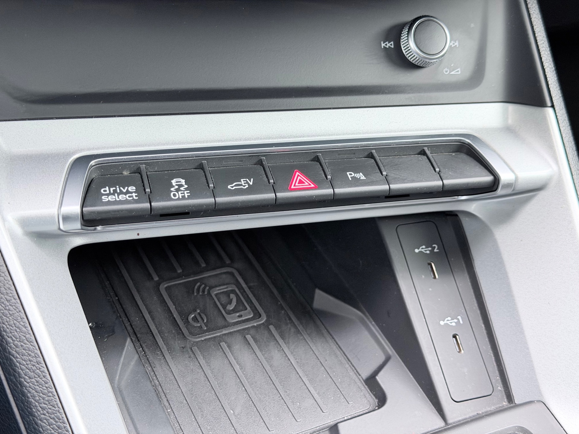 Audi Q3 Sportback 45 TFSI e S-Line (2022), foto 22