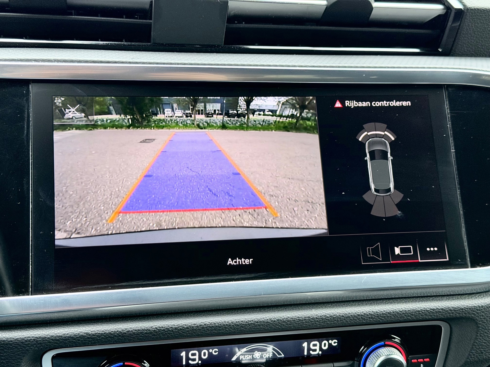 Audi Q3 Sportback 45 TFSI e S-Line (2022), foto 25
