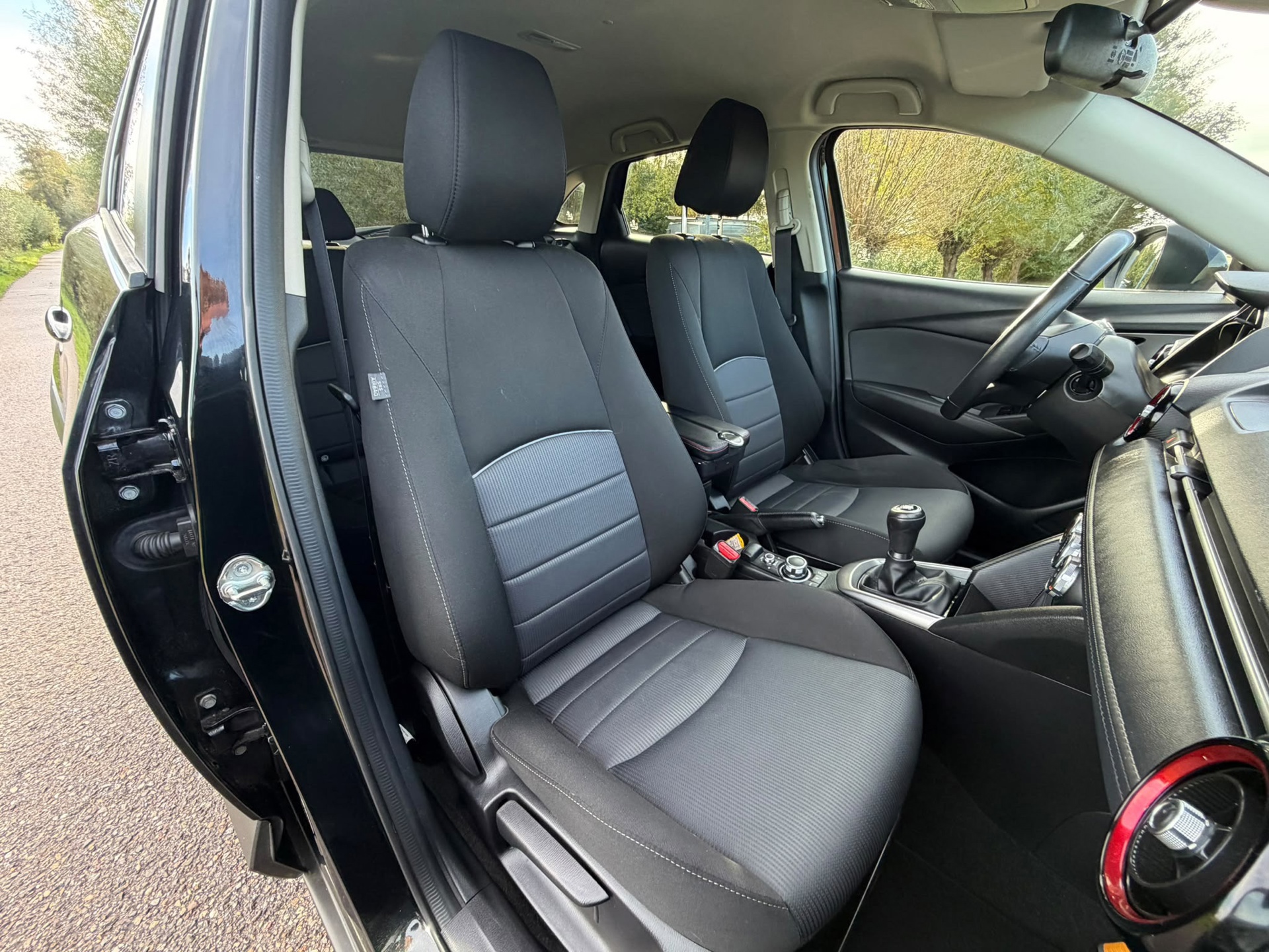 Mazda CX-3 2.0 SkyActiv-G 120 Dynamic (2017), foto 2