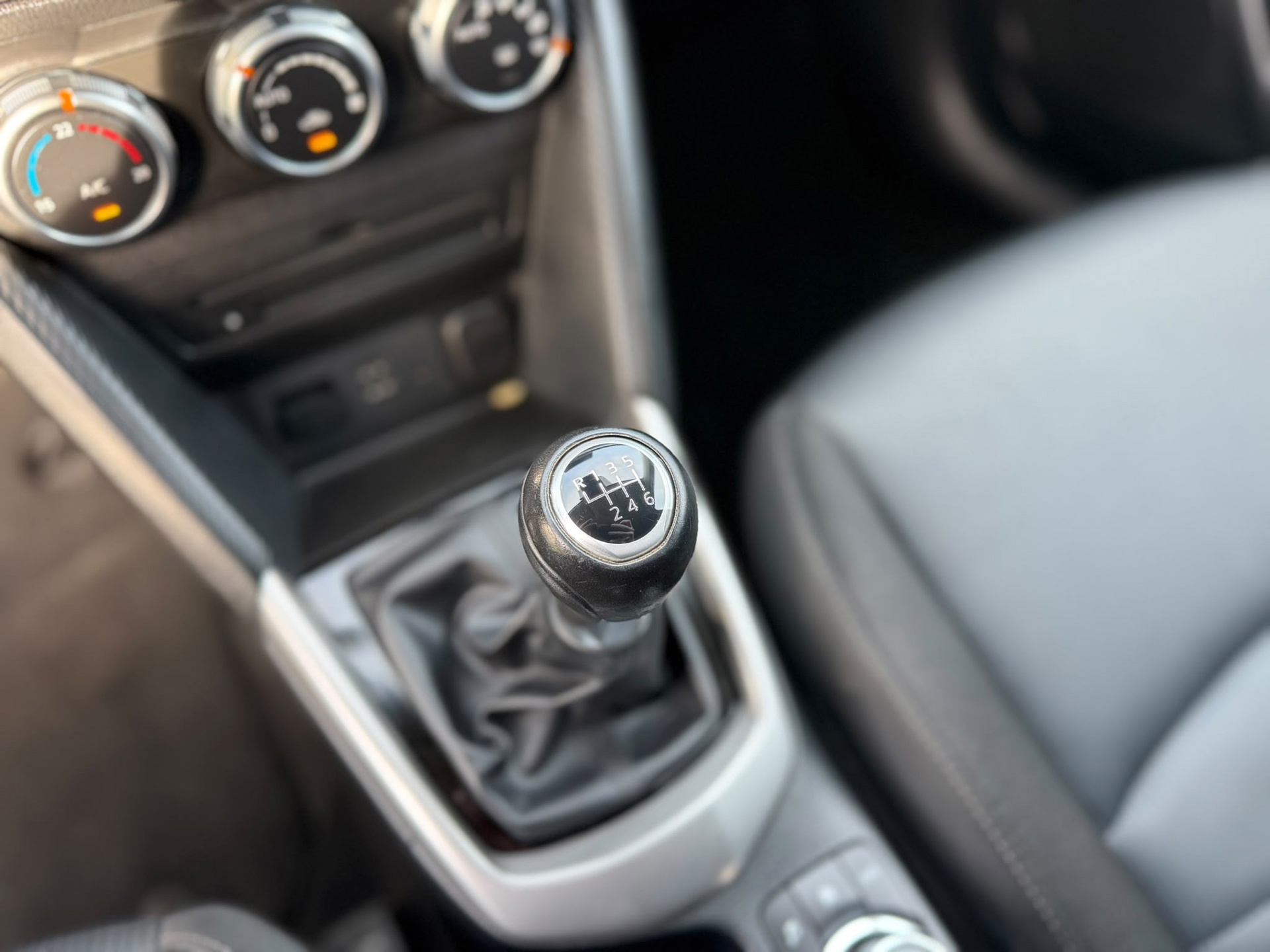 Mazda CX-3 2.0 SkyActiv-G 120 Dynamic (2017), foto 18