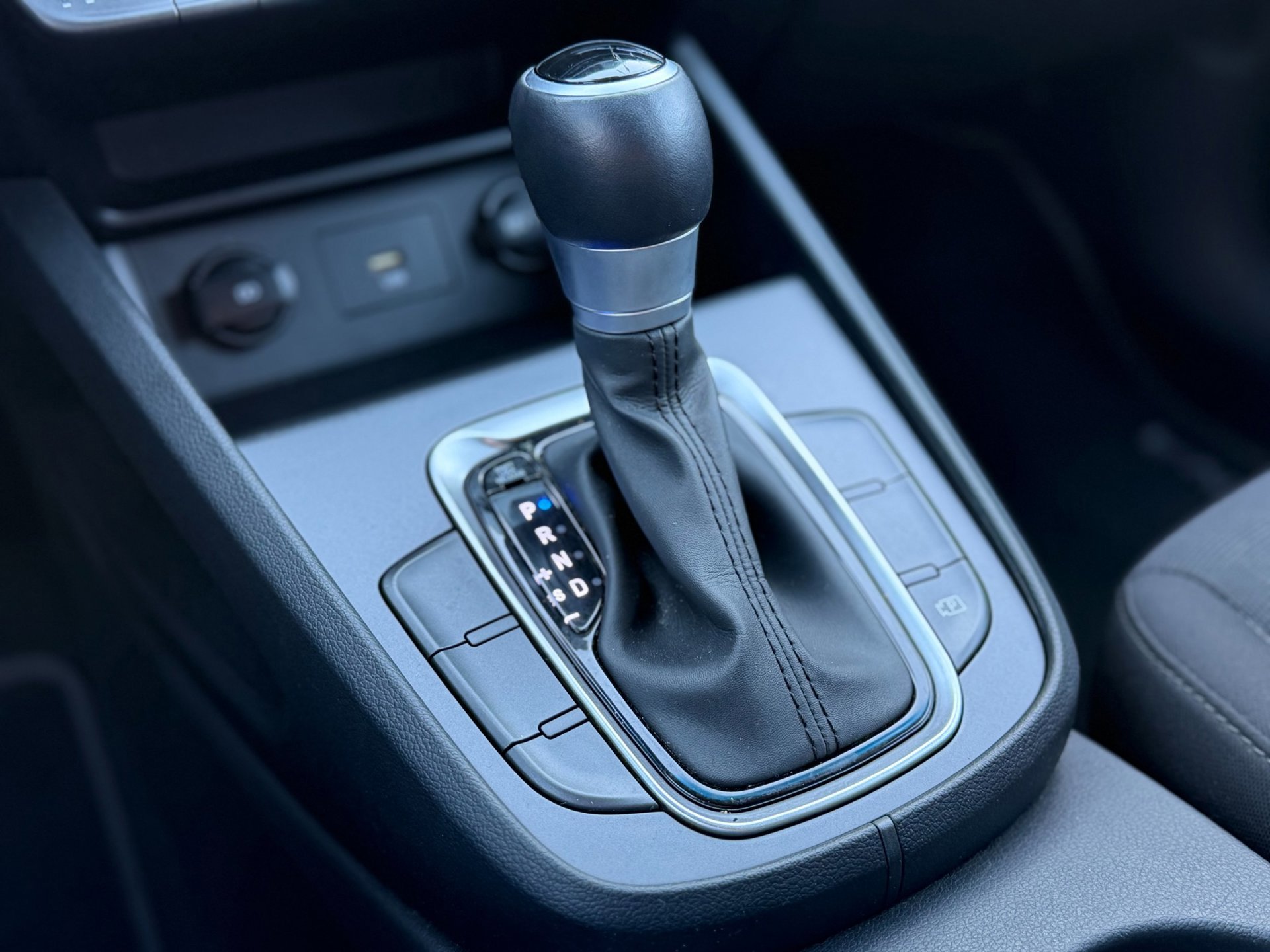 Hyundai Kona 1.6 GDI HEV Premium (2021), foto 12