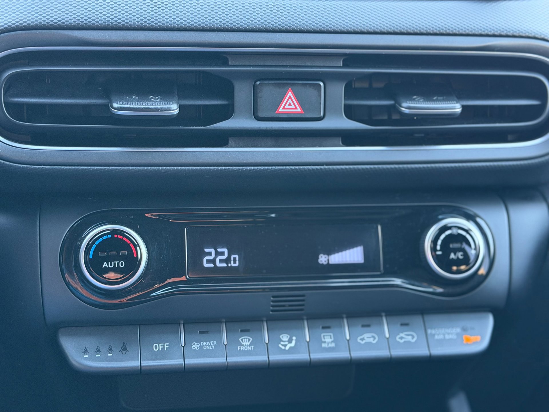 Hyundai Kona 1.6 GDI HEV Premium (2021), foto 25
