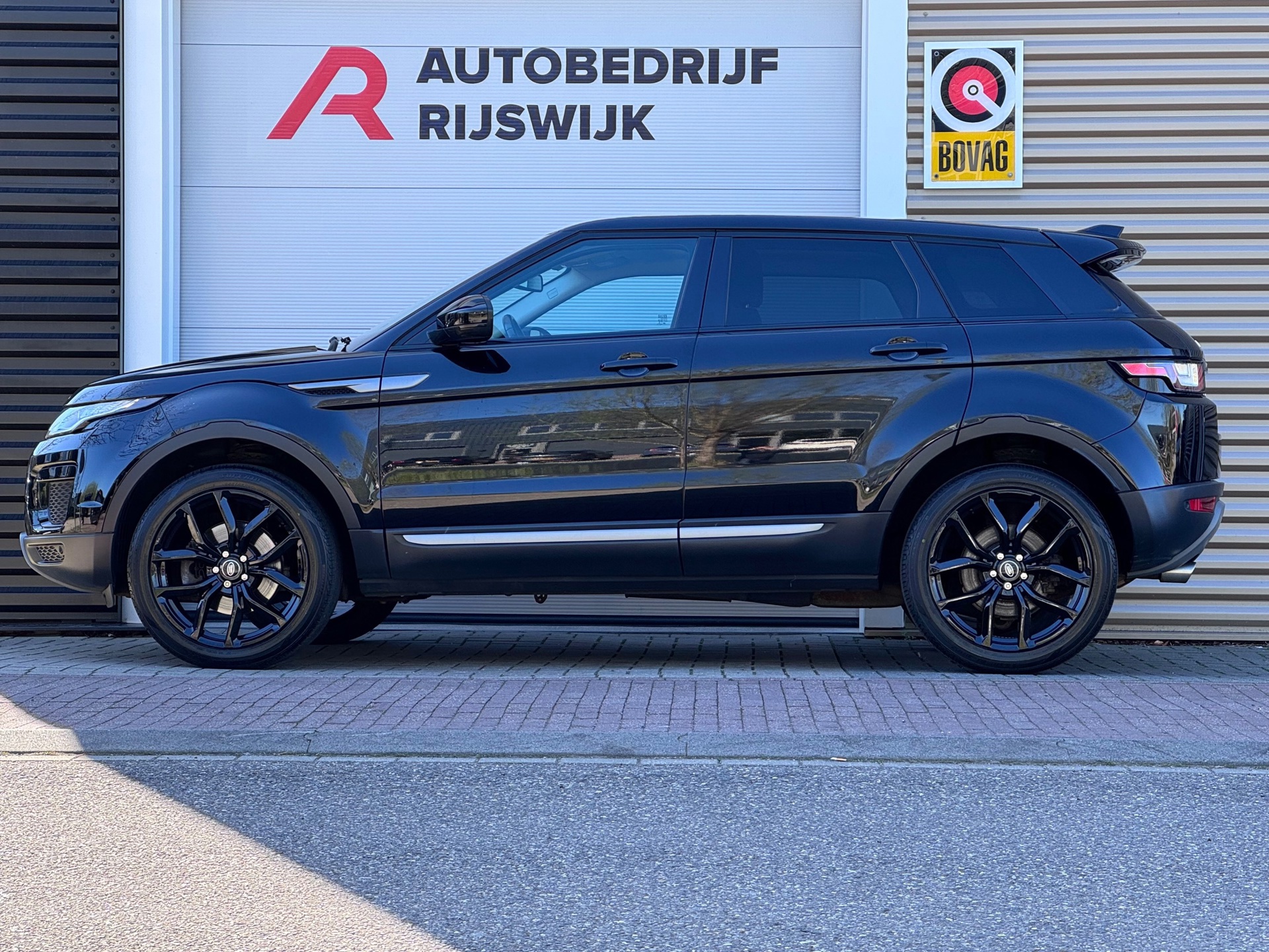 Land Rover Range Evoque 2.0 Si4 Autobiography (2018), foto 2