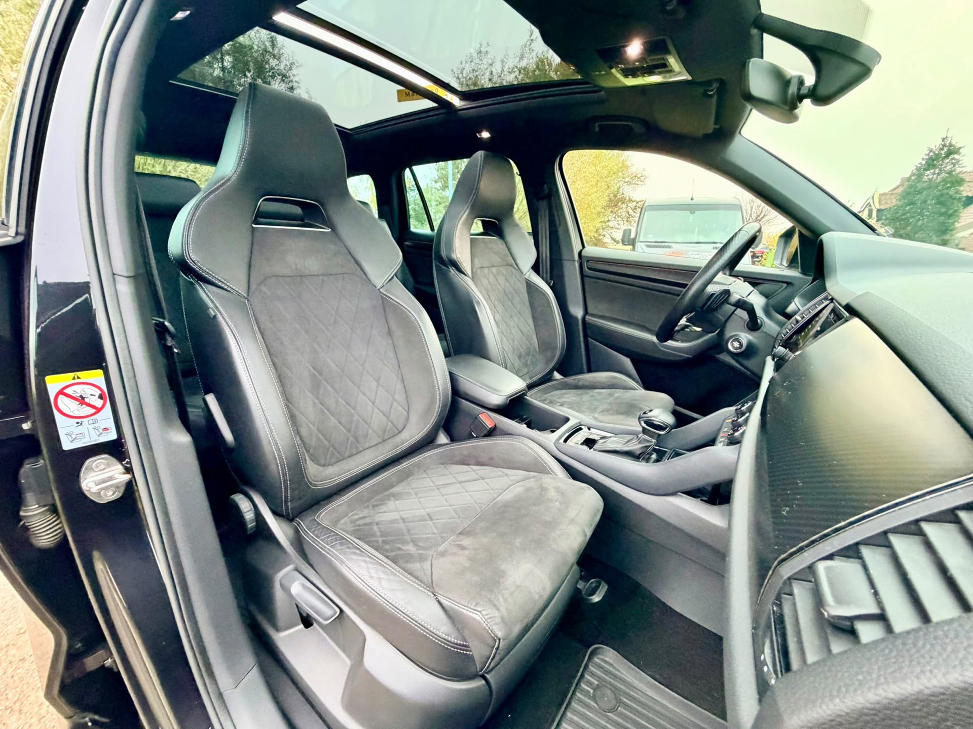 Skoda Kodiaq 1.5 TSI Business Sportline 7p (2021), foto 2