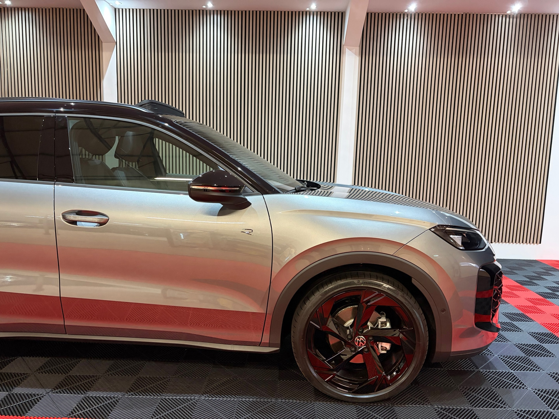 Volkswagen T-Roc 1.5 eTsi Limited Edition DSG R-Line Blackstyle (2026), foto 3