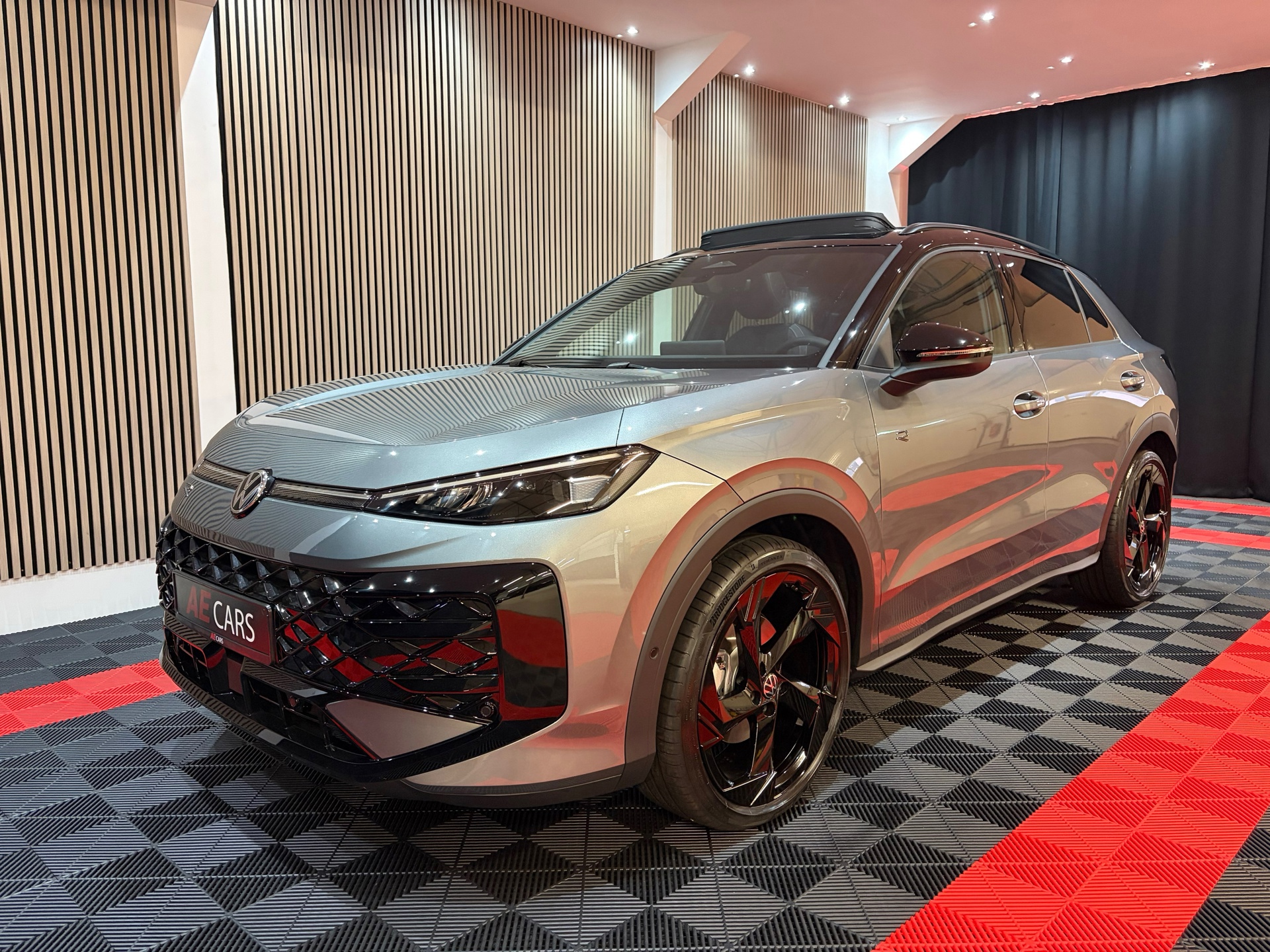 Volkswagen T-Roc 1.5 eTsi Limited Edition DSG R-Line Blackstyle (2026), foto 8