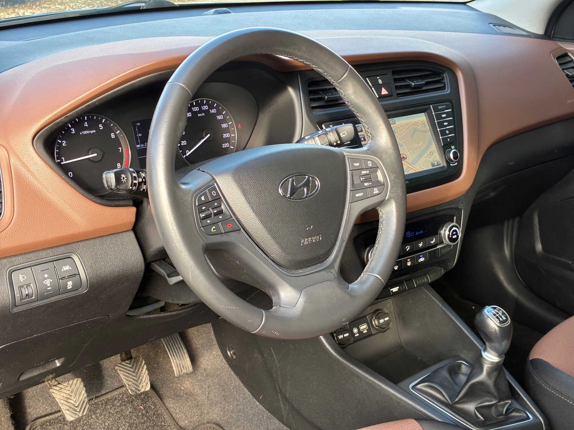 Hyundai i20 1.2 HP i-Motion Comfort (2016), foto 12