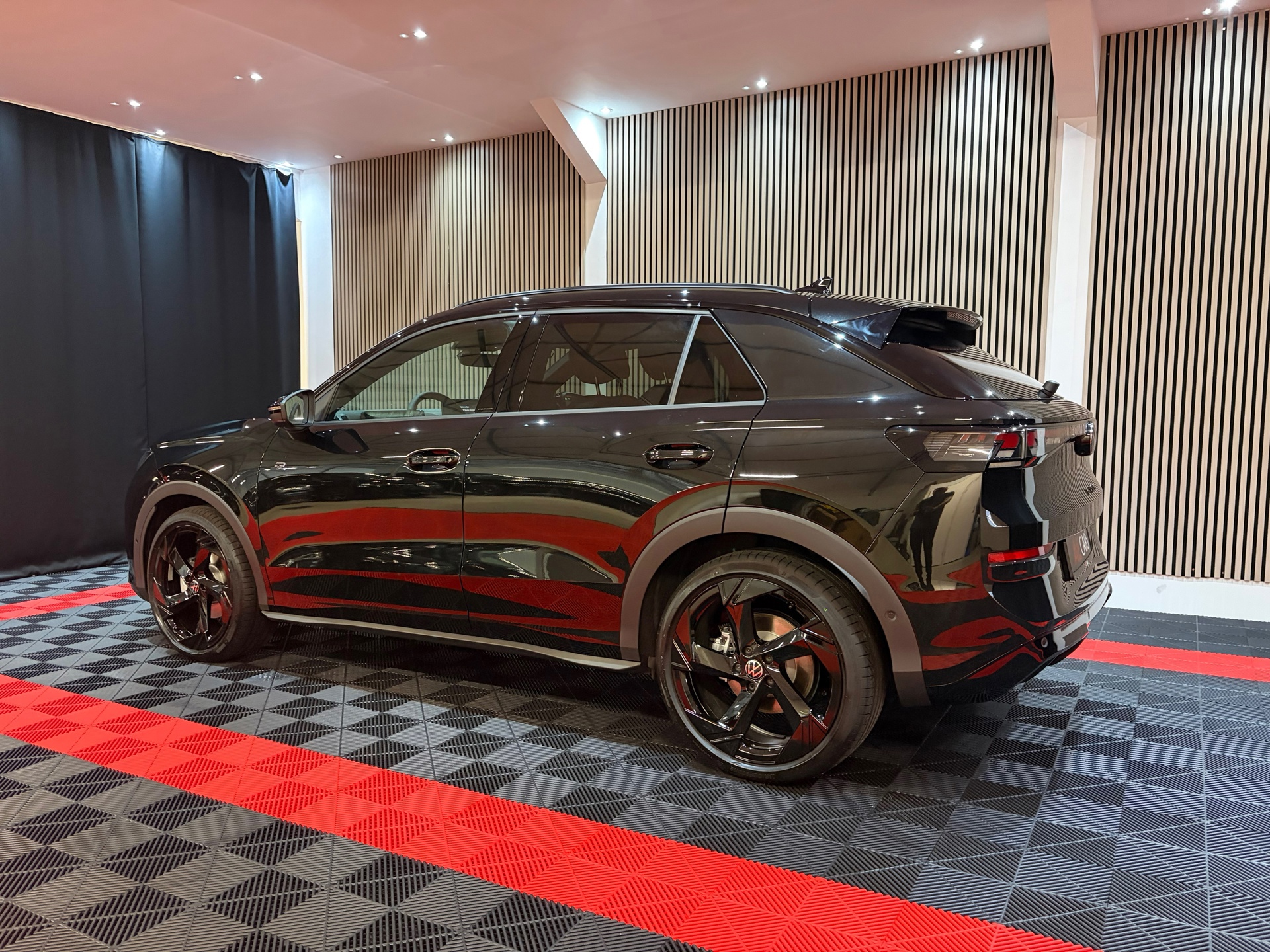 Volkswagen T-Roc 1.5 eTsi R-Line First Edition 2026 (2026), foto 14