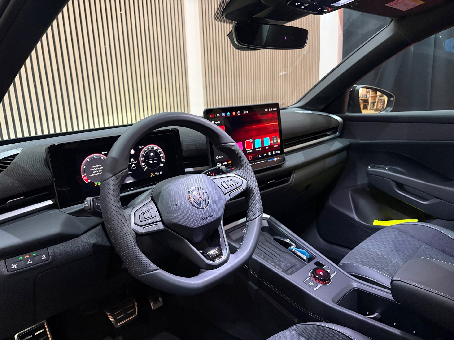 Volkswagen T-Roc 1.5 eTsi R-Line First Edition 2026 (2026), foto 19