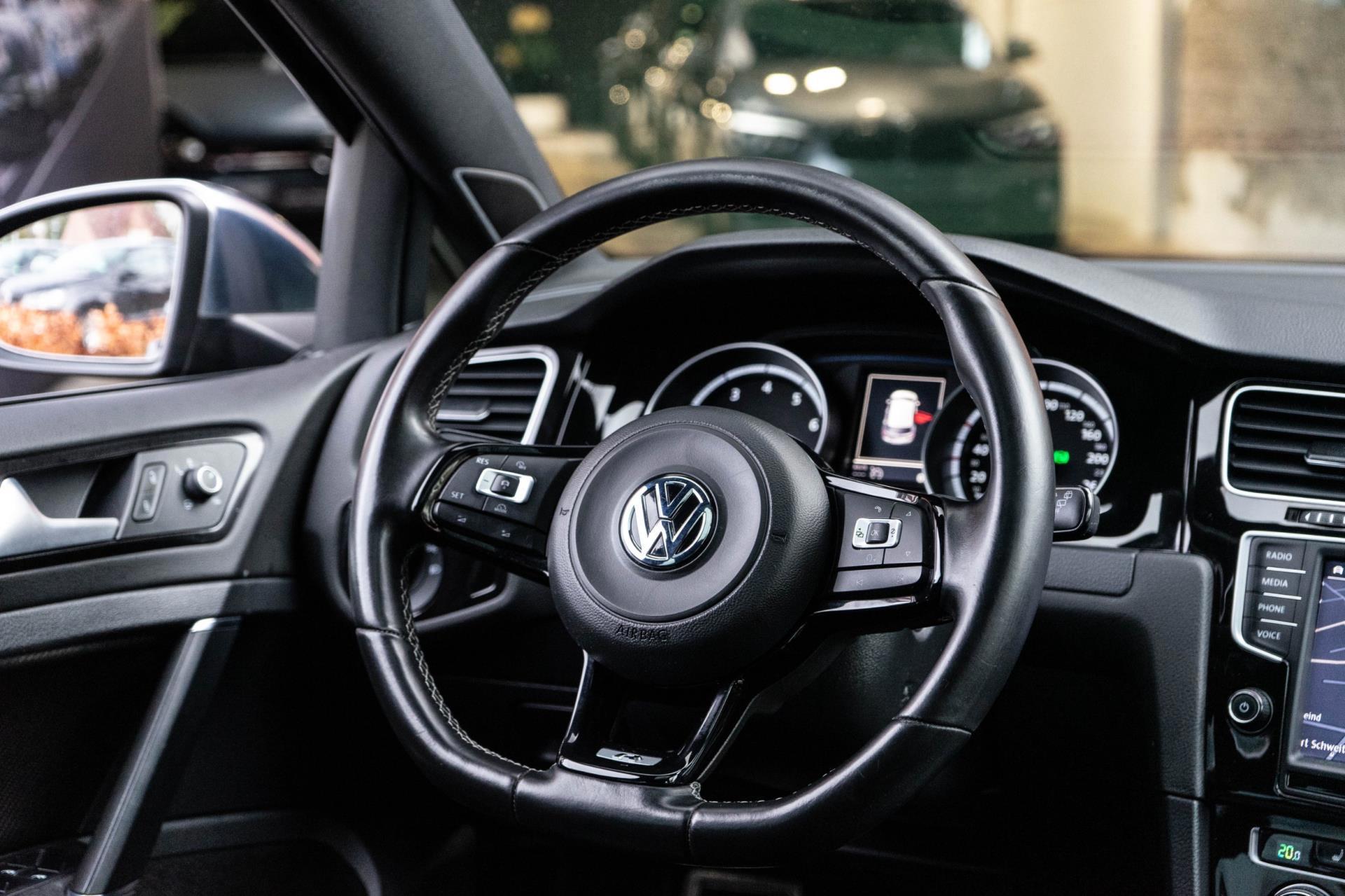 Volkswagen Golf 2.0 TSI R 4Motion (2016), foto 12