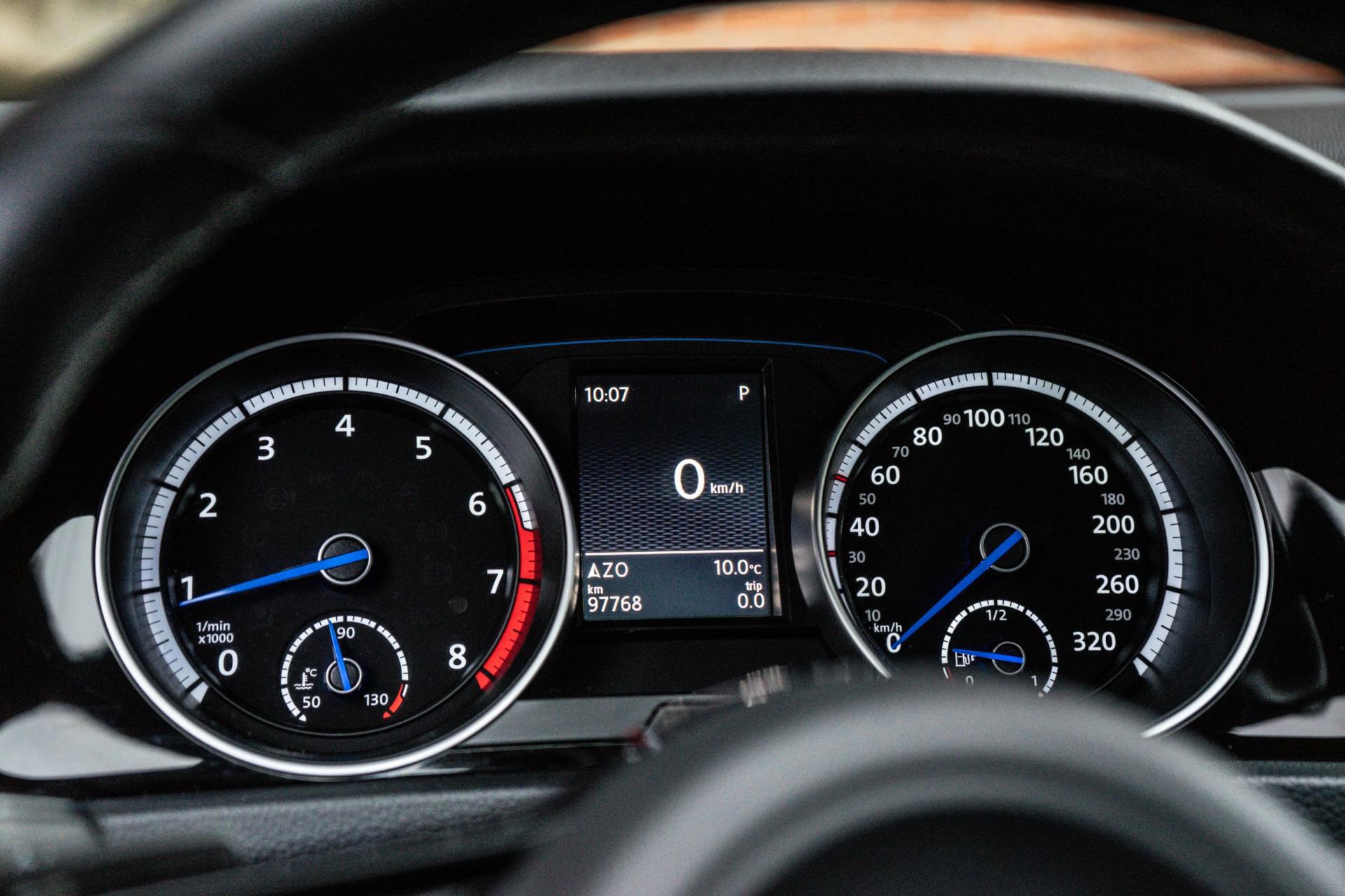 Volkswagen Golf 2.0 TSI R 4Motion (2016), foto 23