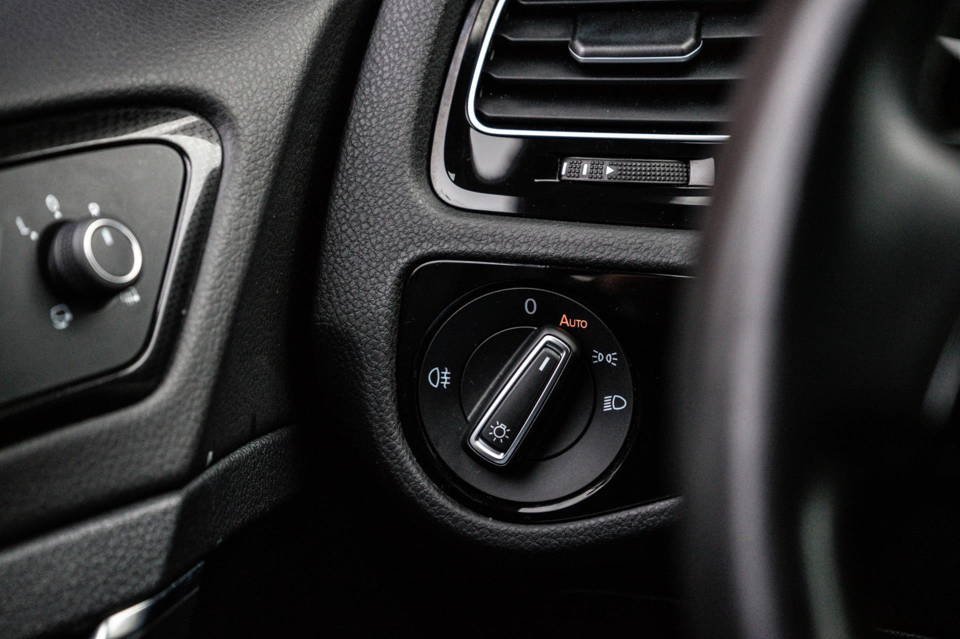 Volkswagen Golf 2.0 TSI R 4Motion (2016), foto 25