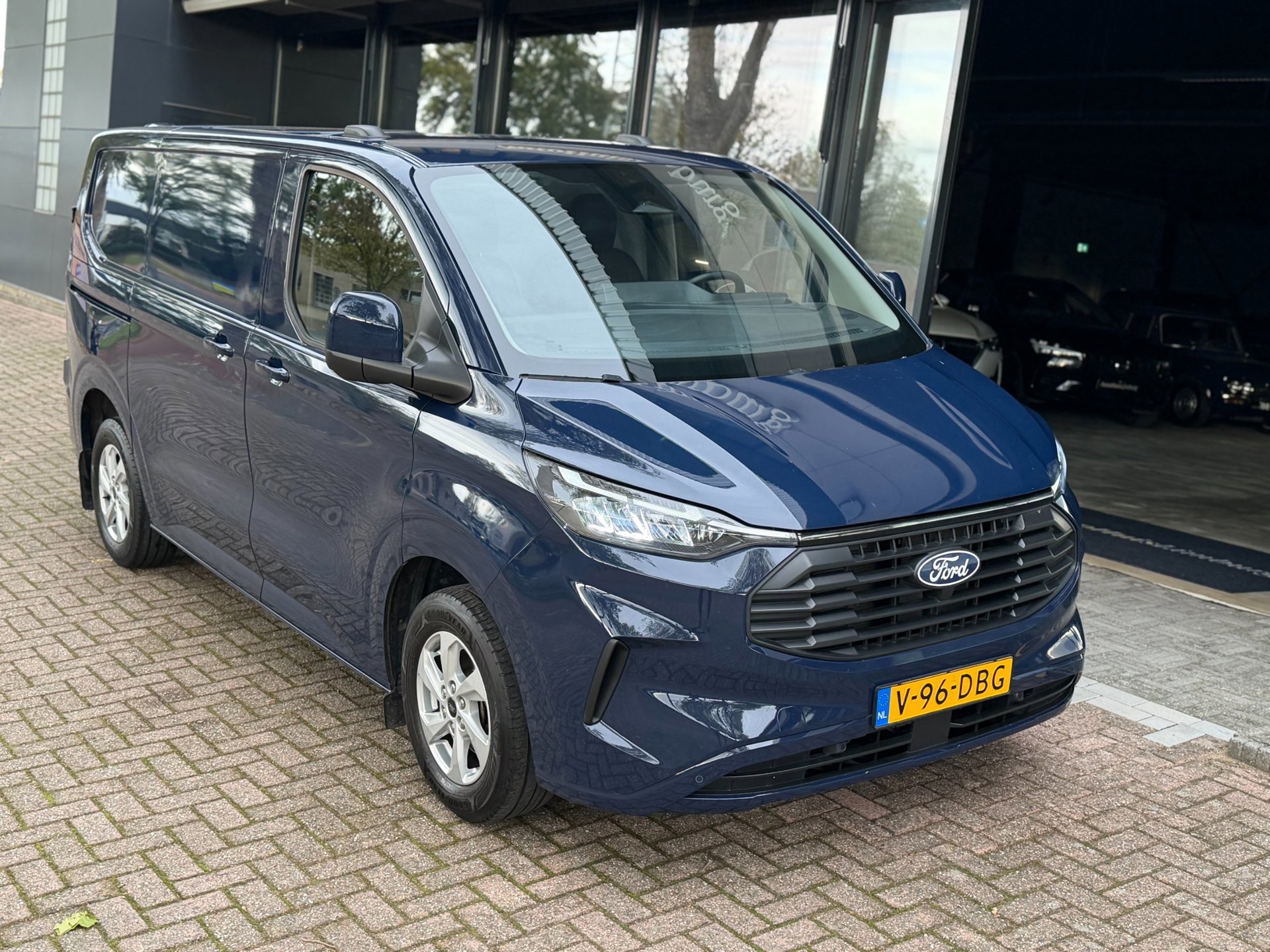 Ford Transit Custom 320 2.0 TDCI L1H1 Limited (2024), foto 1