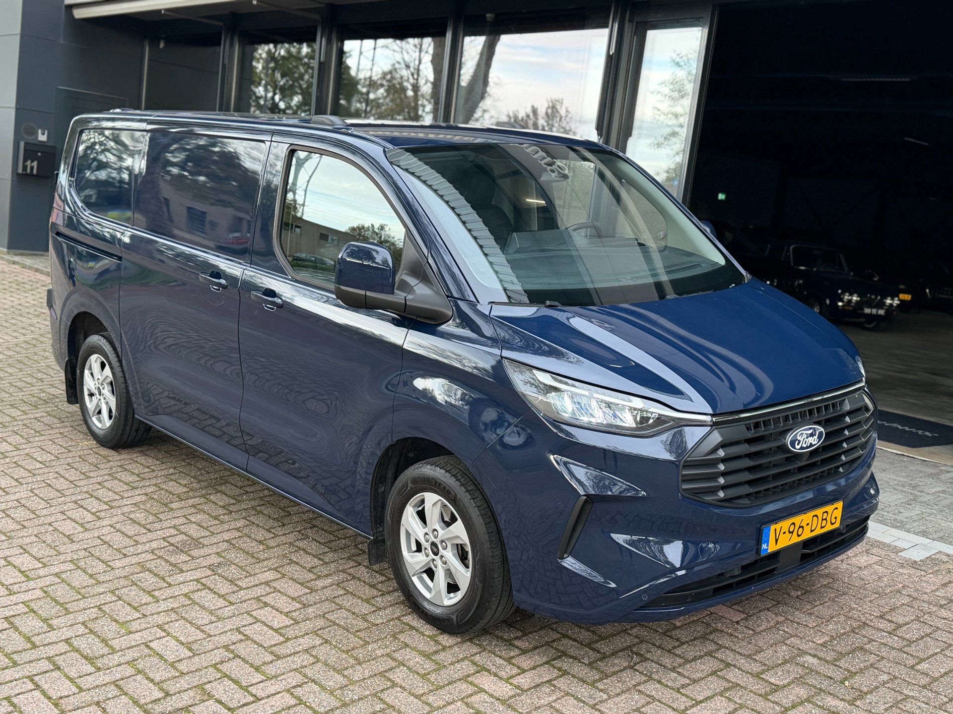Ford Transit Custom 320 2.0 TDCI L1H1 Limited (2024), foto 2