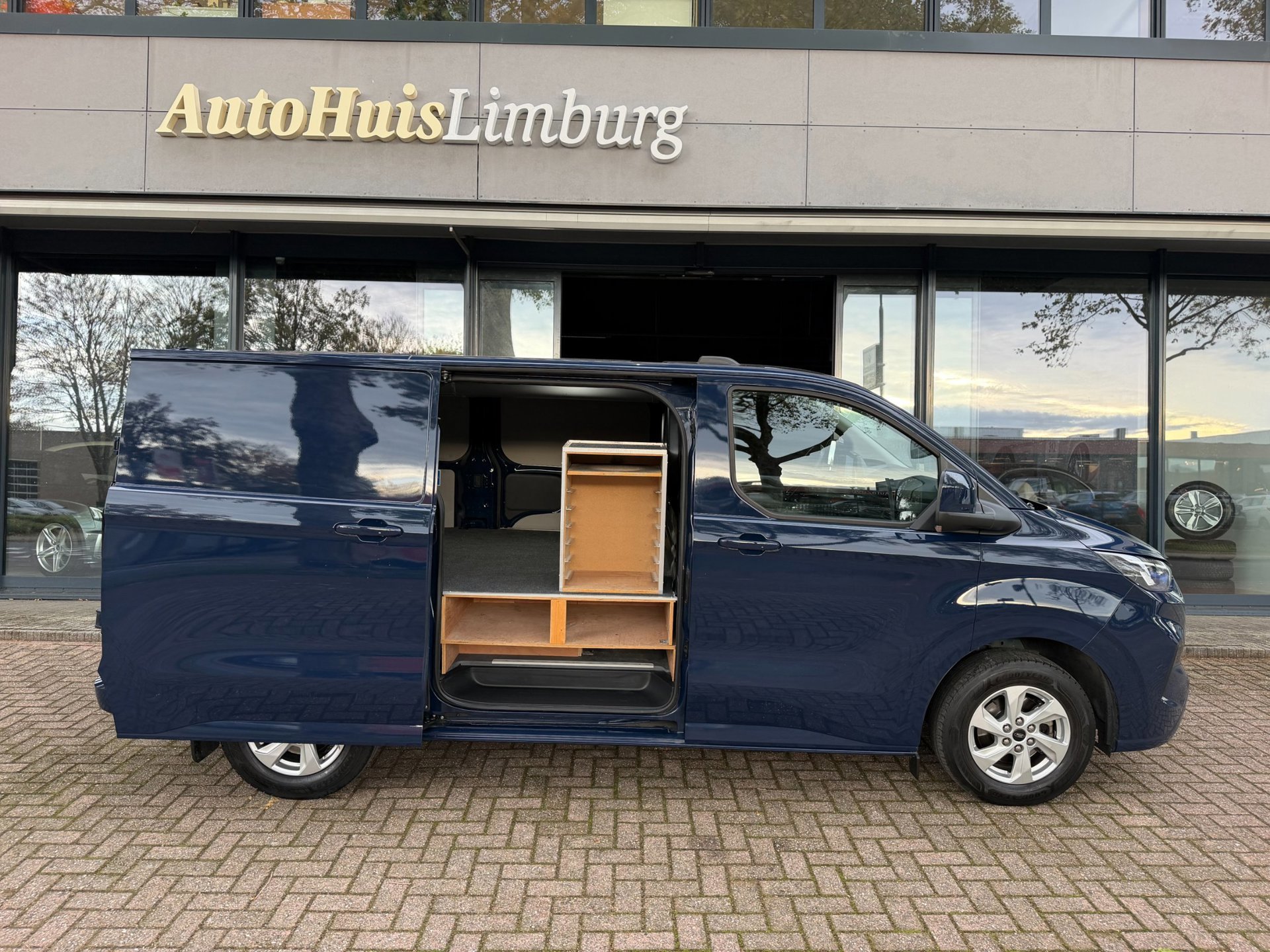 Ford Transit Custom 320 2.0 TDCI L1H1 Limited (2024), foto 3