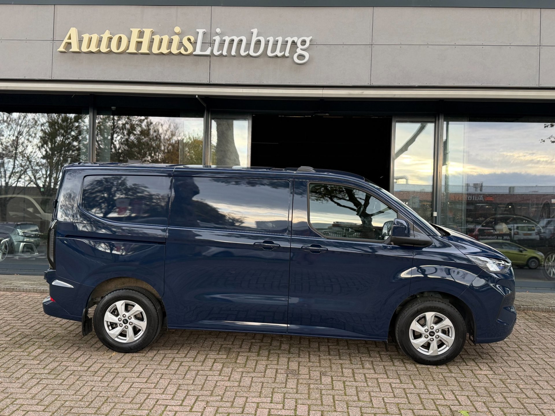 Ford Transit Custom 320 2.0 TDCI L1H1 Limited (2024), foto 5