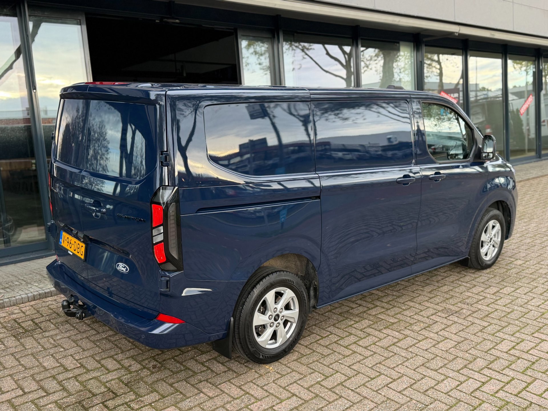 Ford Transit Custom 320 2.0 TDCI L1H1 Limited (2024), foto 6
