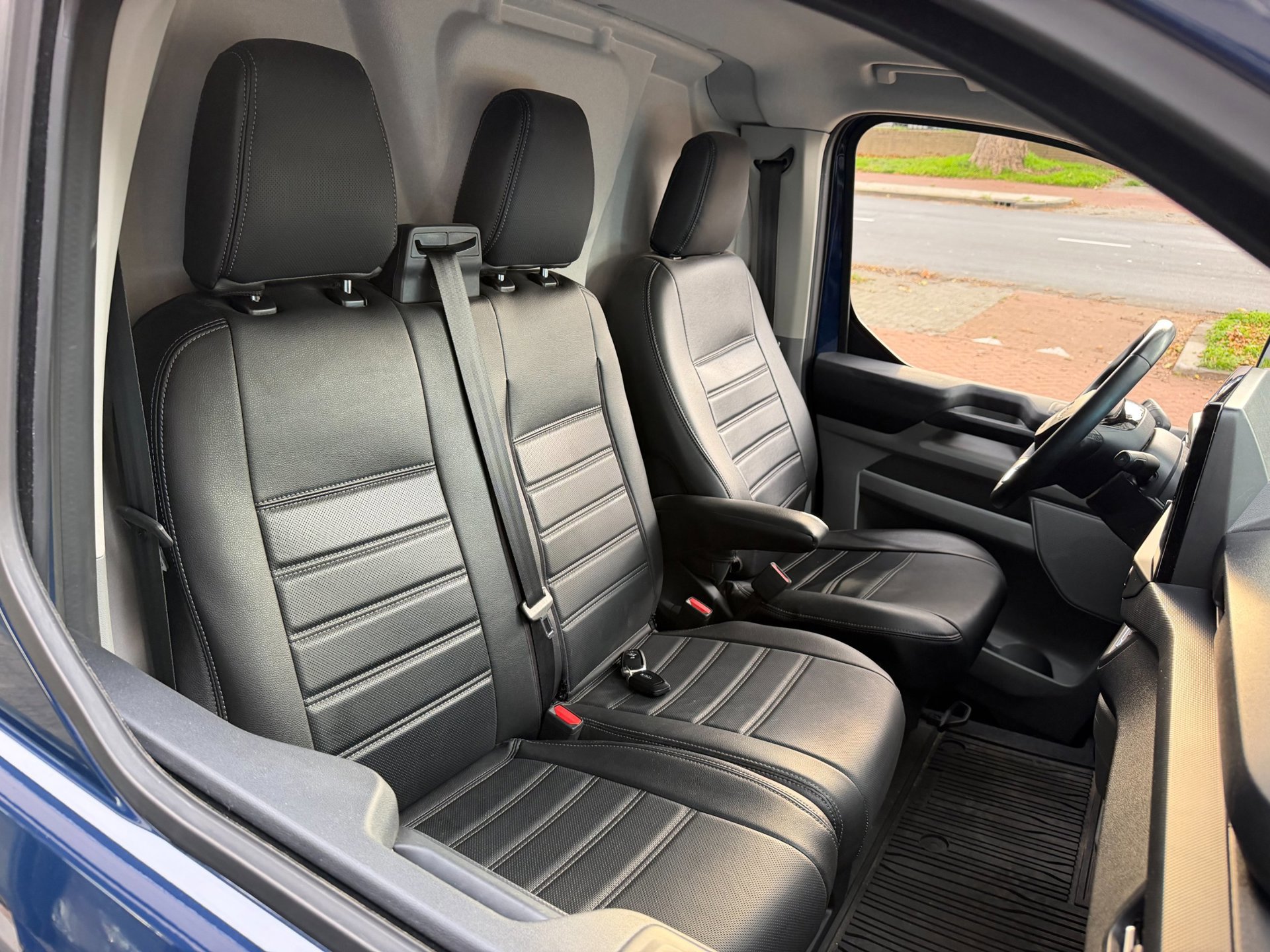 Ford Transit Custom 320 2.0 TDCI L1H1 Limited (2024), foto 10