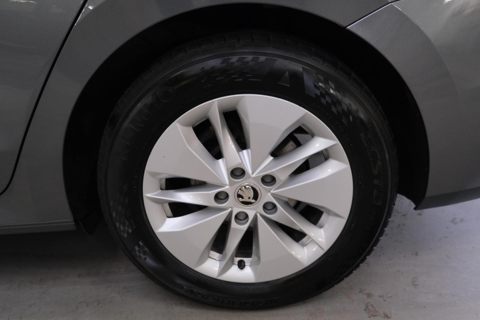 Skoda Octavia Combi 1.0 e-TSI Ambition (2023), foto 24
