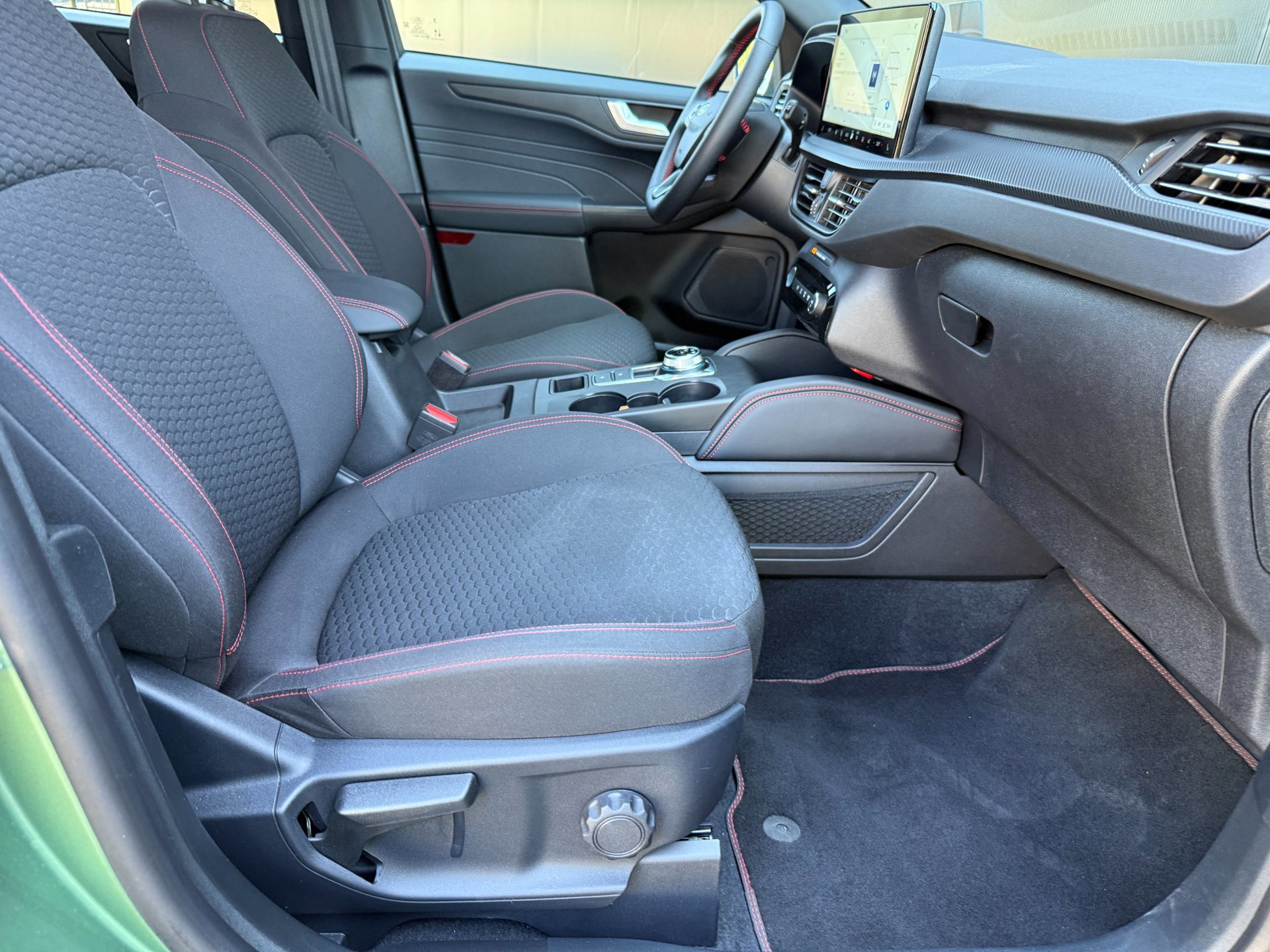 Ford Kuga 2.5 243pk PHEV ST-Line (2026), foto 25