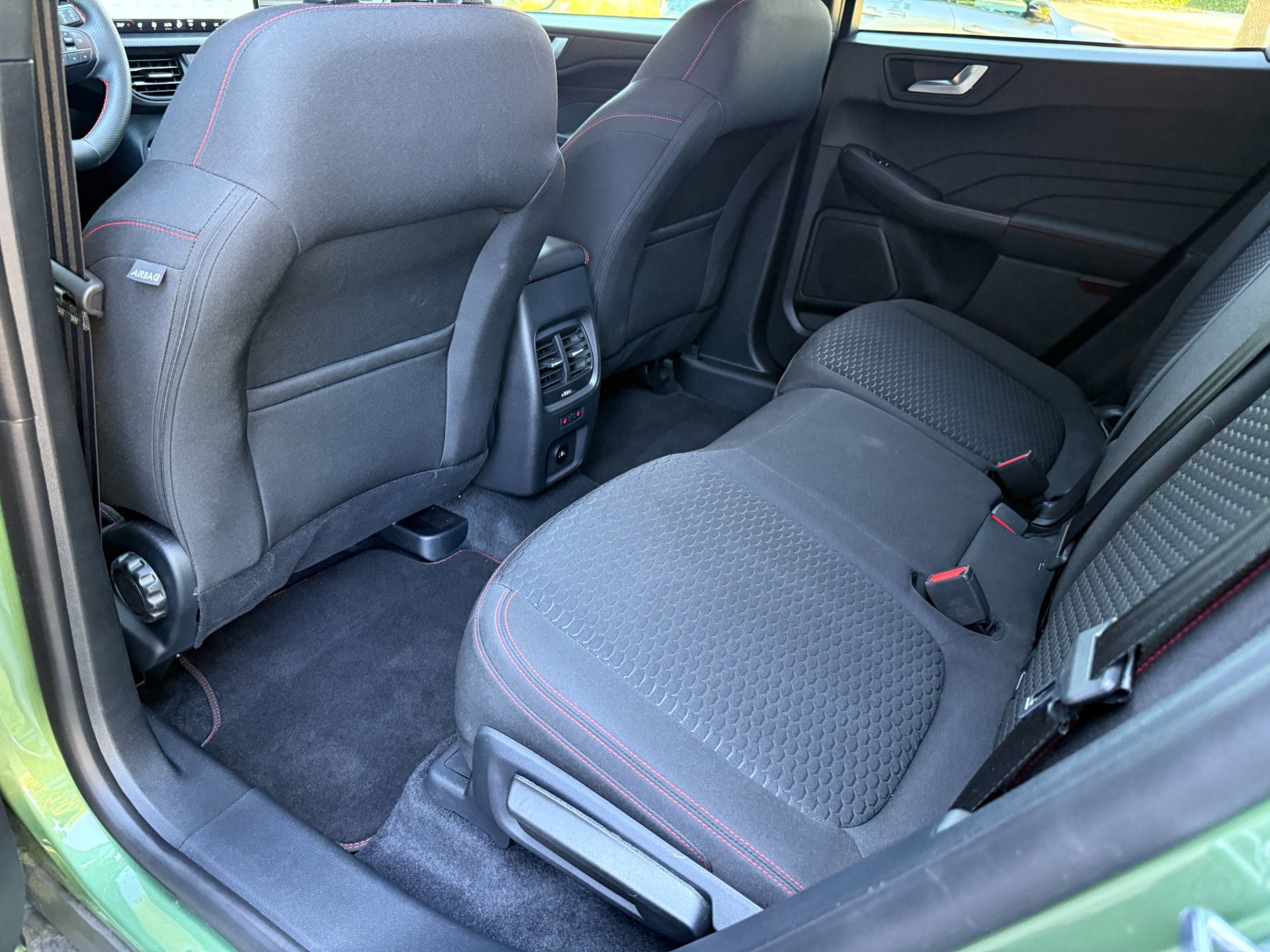 Ford Kuga 2.5 243pk PHEV ST-Line (2026), foto 28