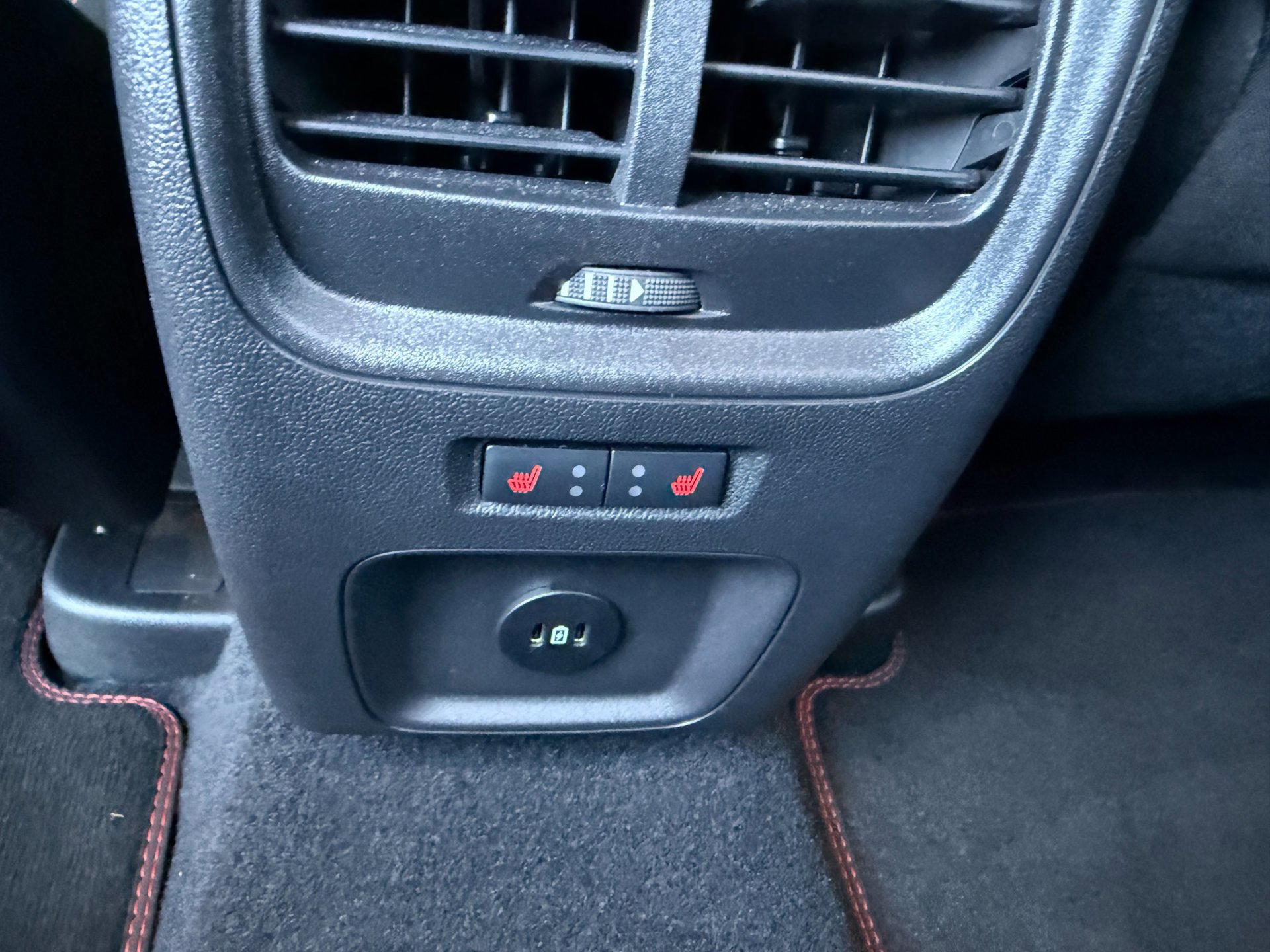 Ford Kuga 2.5 243pk PHEV ST-Line (2026), foto 29