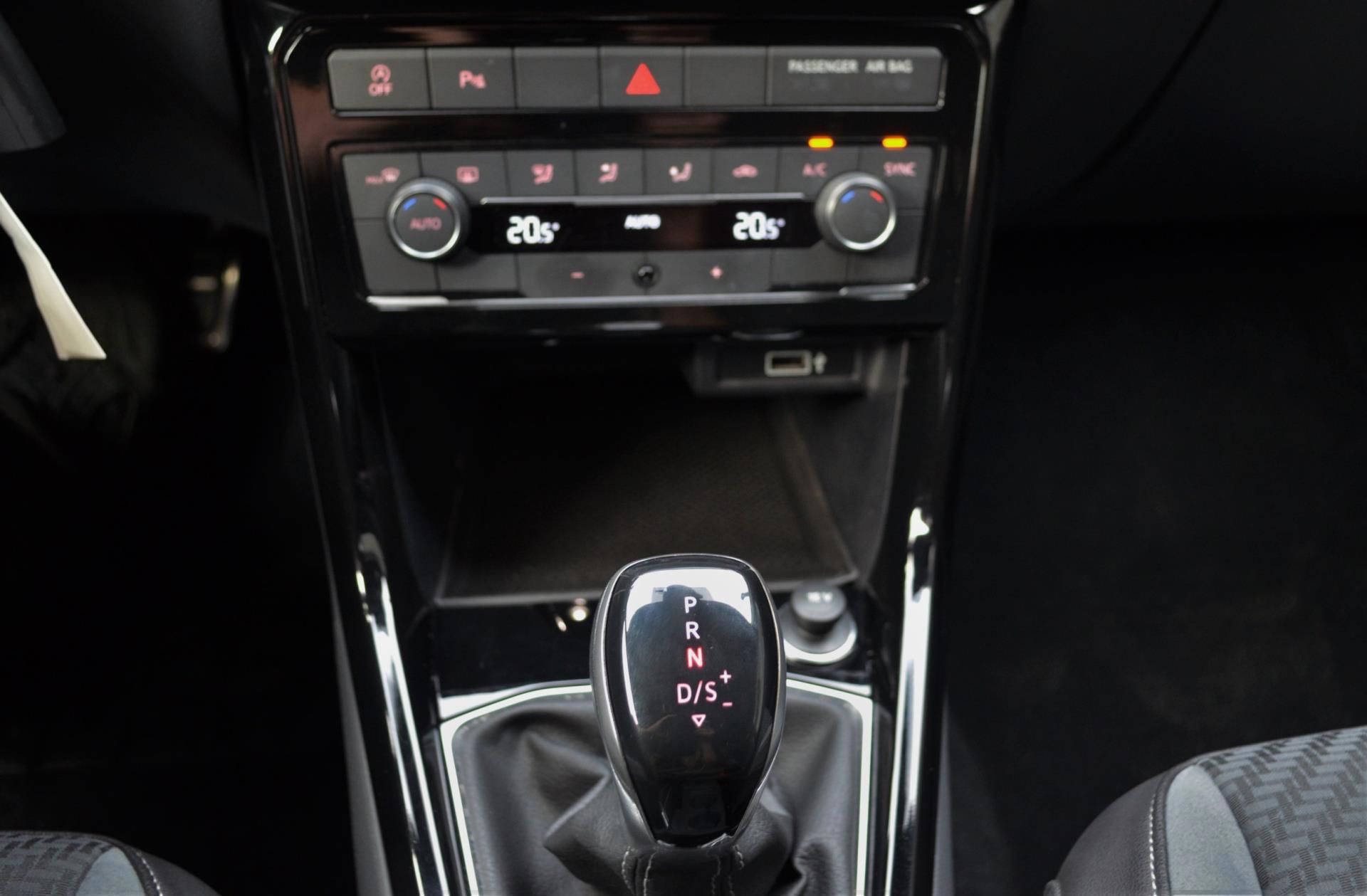 Volkswagen T-Cross 1.0 TSI Style (2019), foto 22
