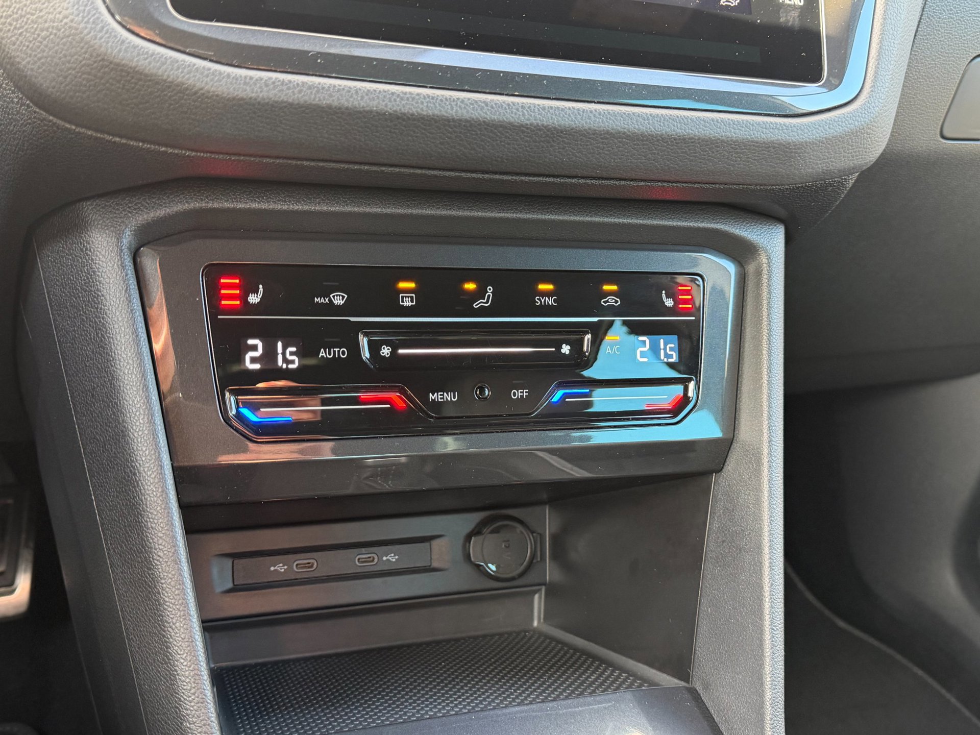 Volkswagen Tiguan 1.4 TSI eHybrid R-Line Business (2022), foto 22
