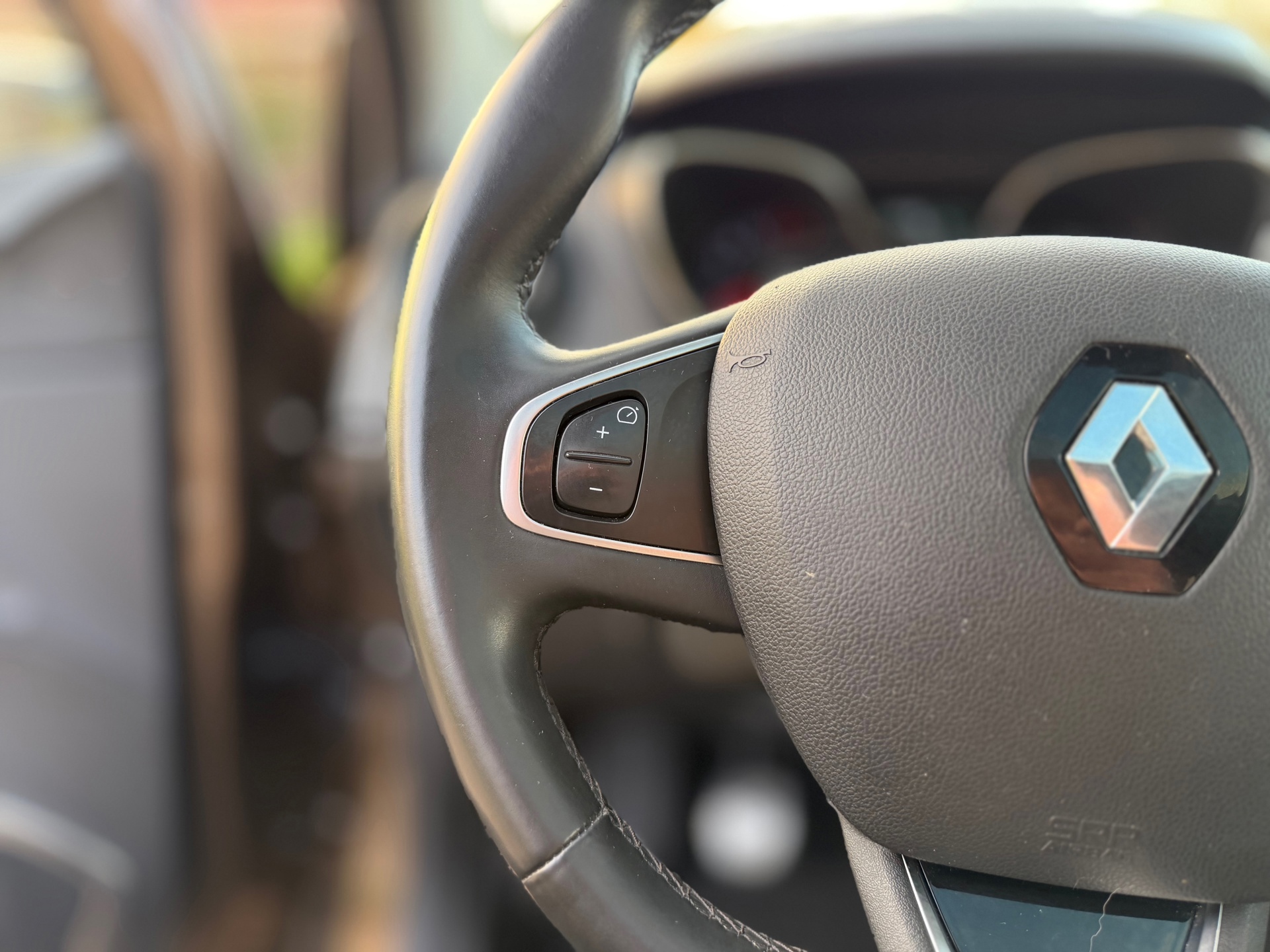 Renault Captur 0.9 TCe Intens (2017), foto 16