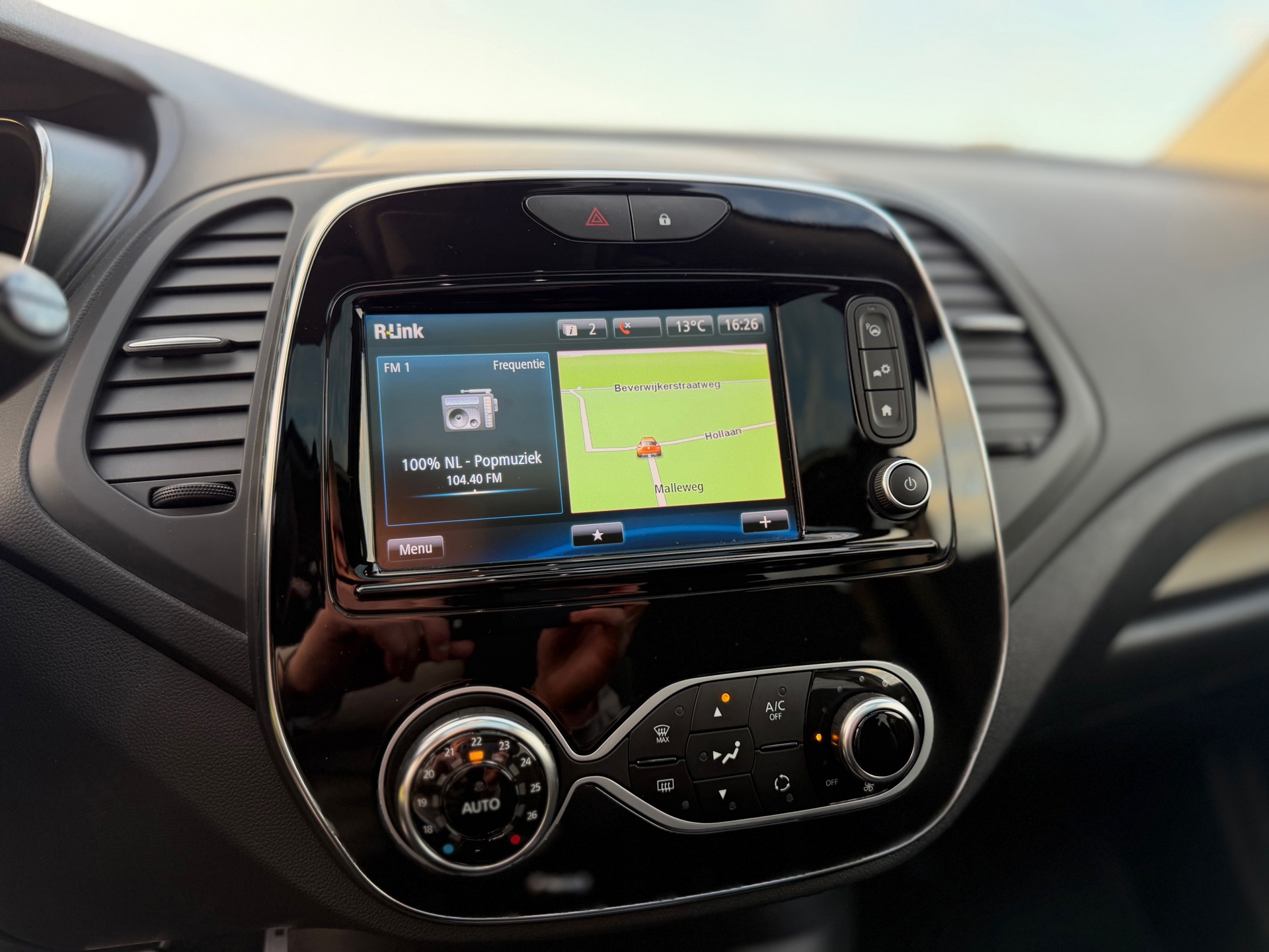 Renault Captur 0.9 TCe Intens (2017), foto 17