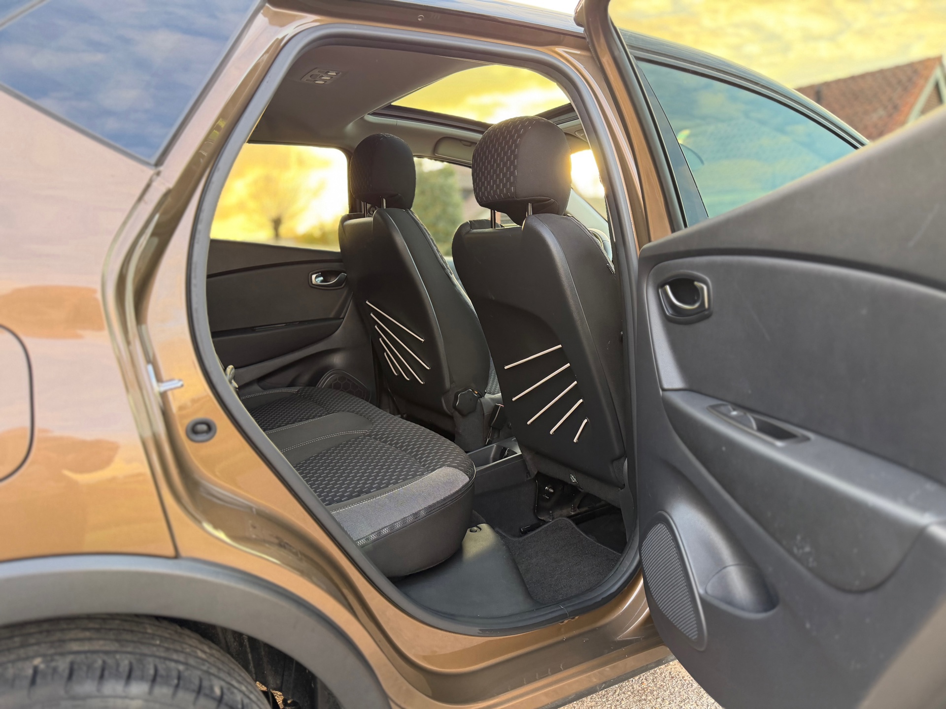 Renault Captur 0.9 TCe Intens (2017), foto 24