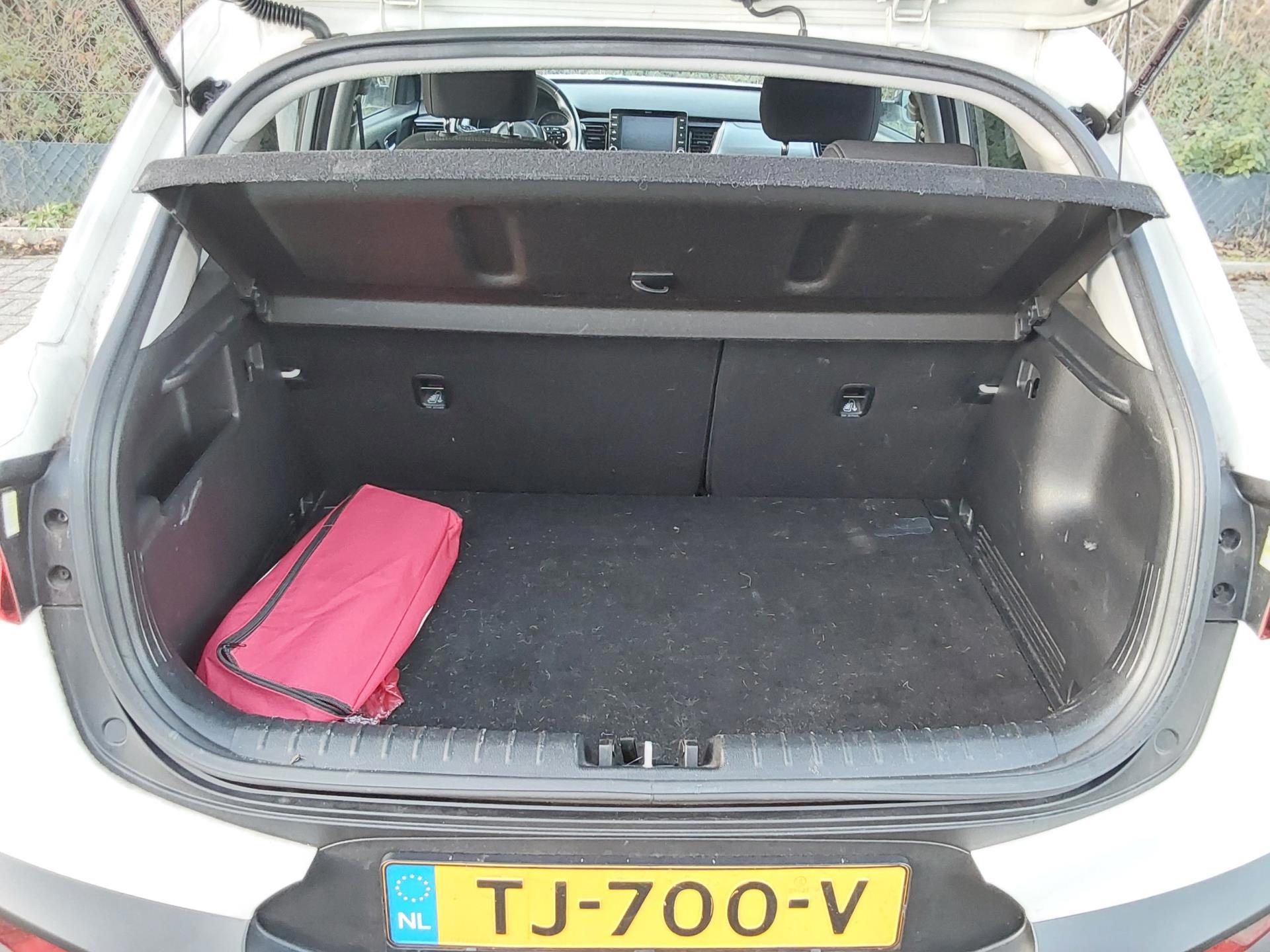 Kia Stonic 1.0 T-GDi DynamicLine (2018), foto 16