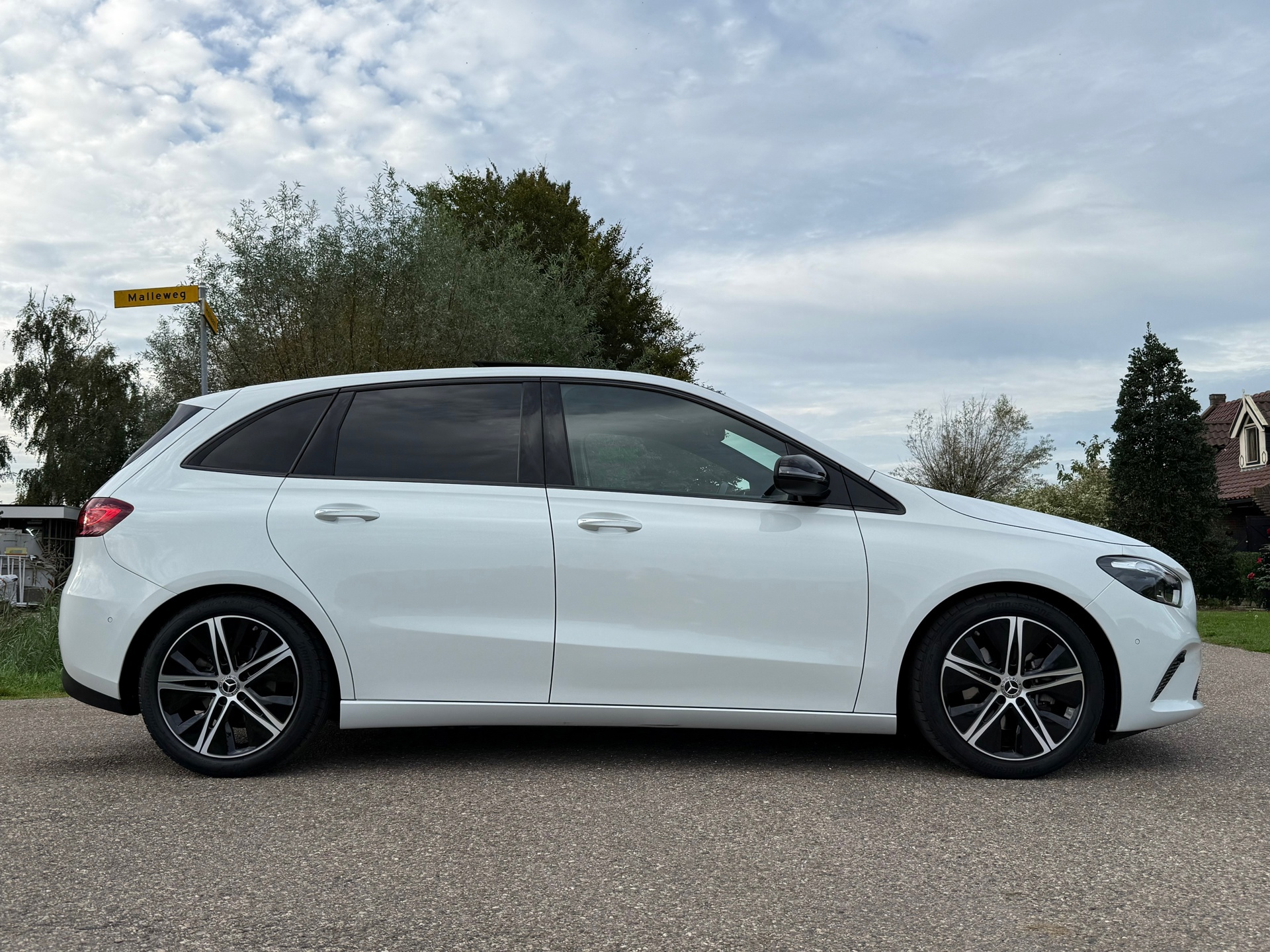 Mercedes-Benz B-klasse 180 Luxury Line (2023), foto 30