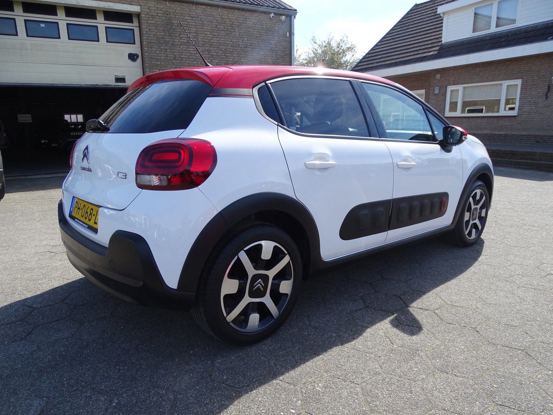 Citroen C3 1.2 PureTech Shine (2017), foto 3