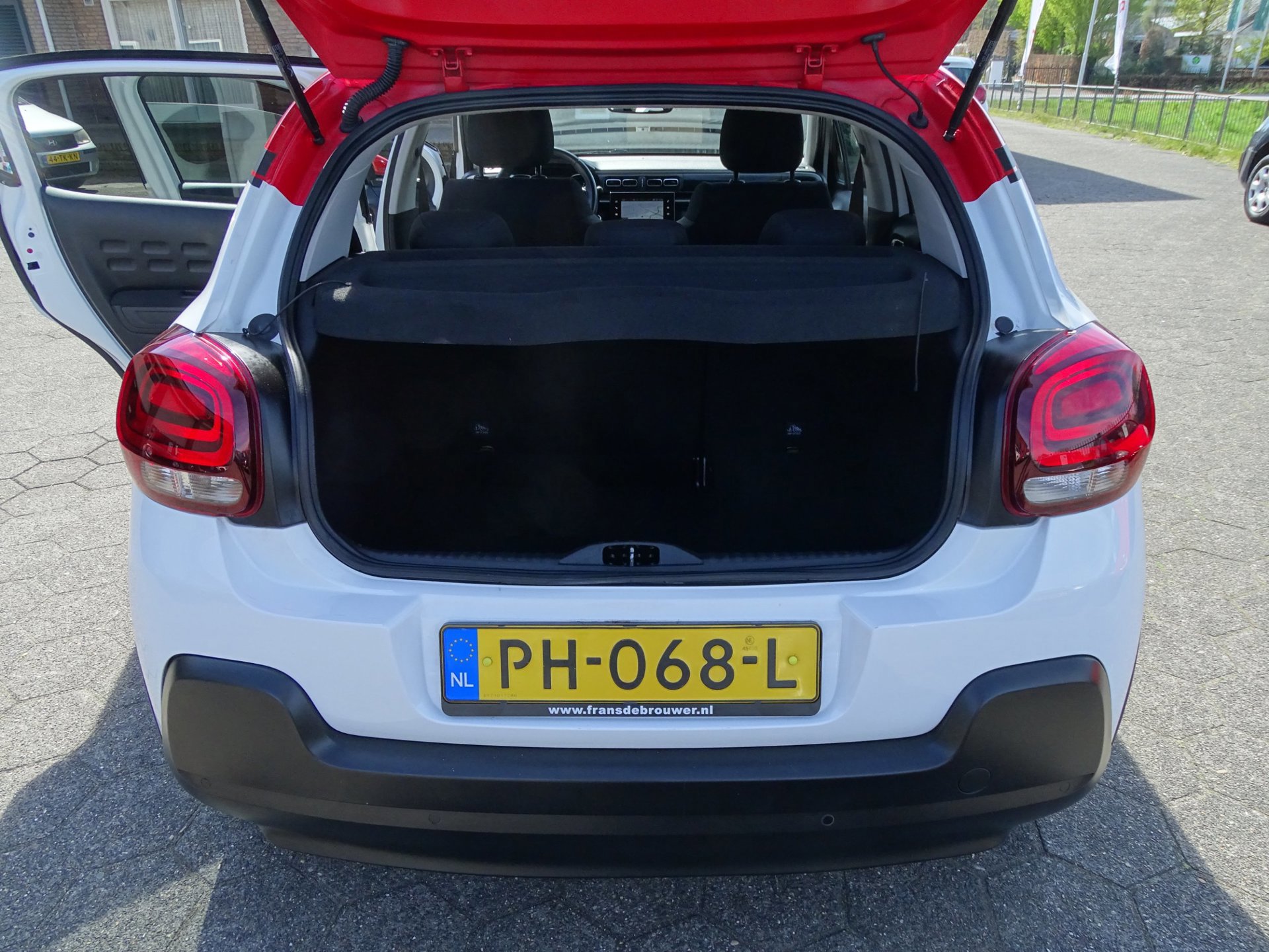 Citroen C3 1.2 PureTech Shine (2017), foto 10
