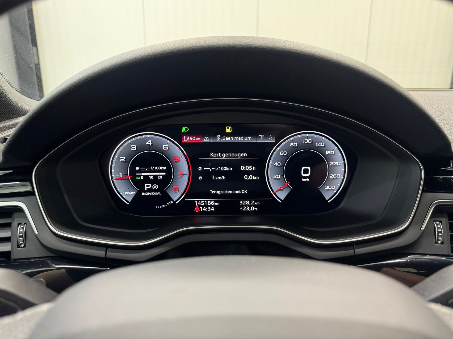 Audi A4 Avant 40 TFSI S edition Competition (2022), foto 12