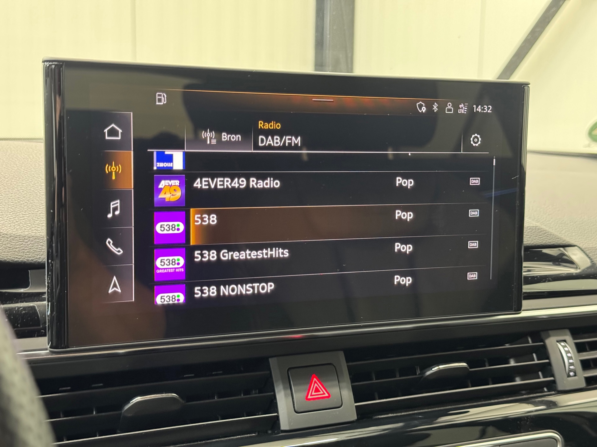 Audi A4 Avant 40 TFSI S edition Competition (2022), foto 16