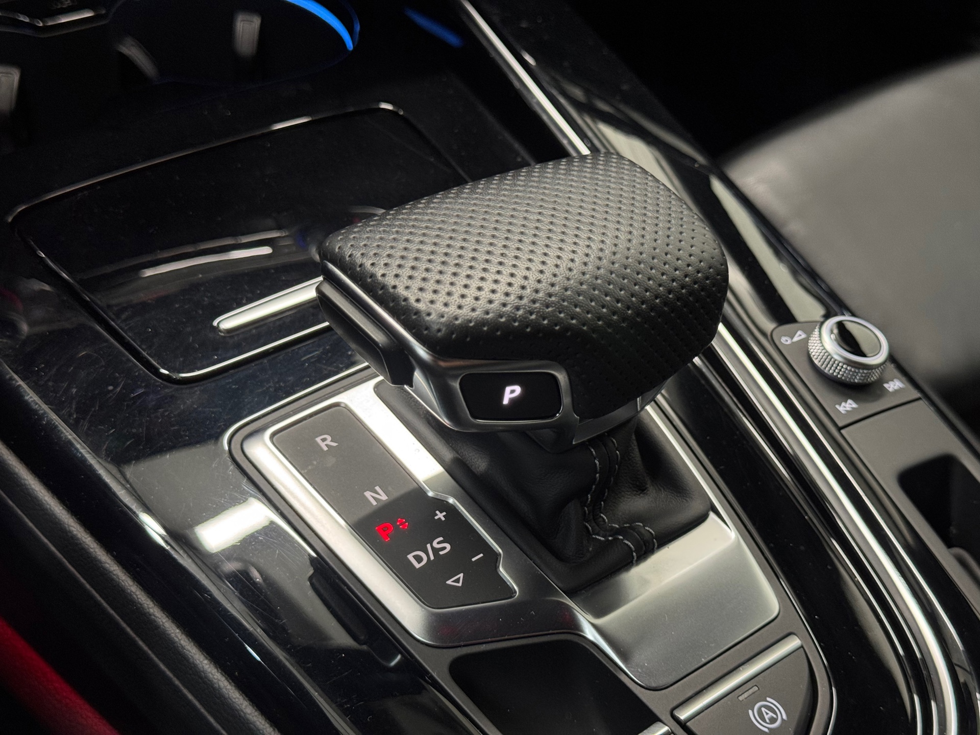 Audi A4 Avant 40 TFSI S edition Competition (2022), foto 23