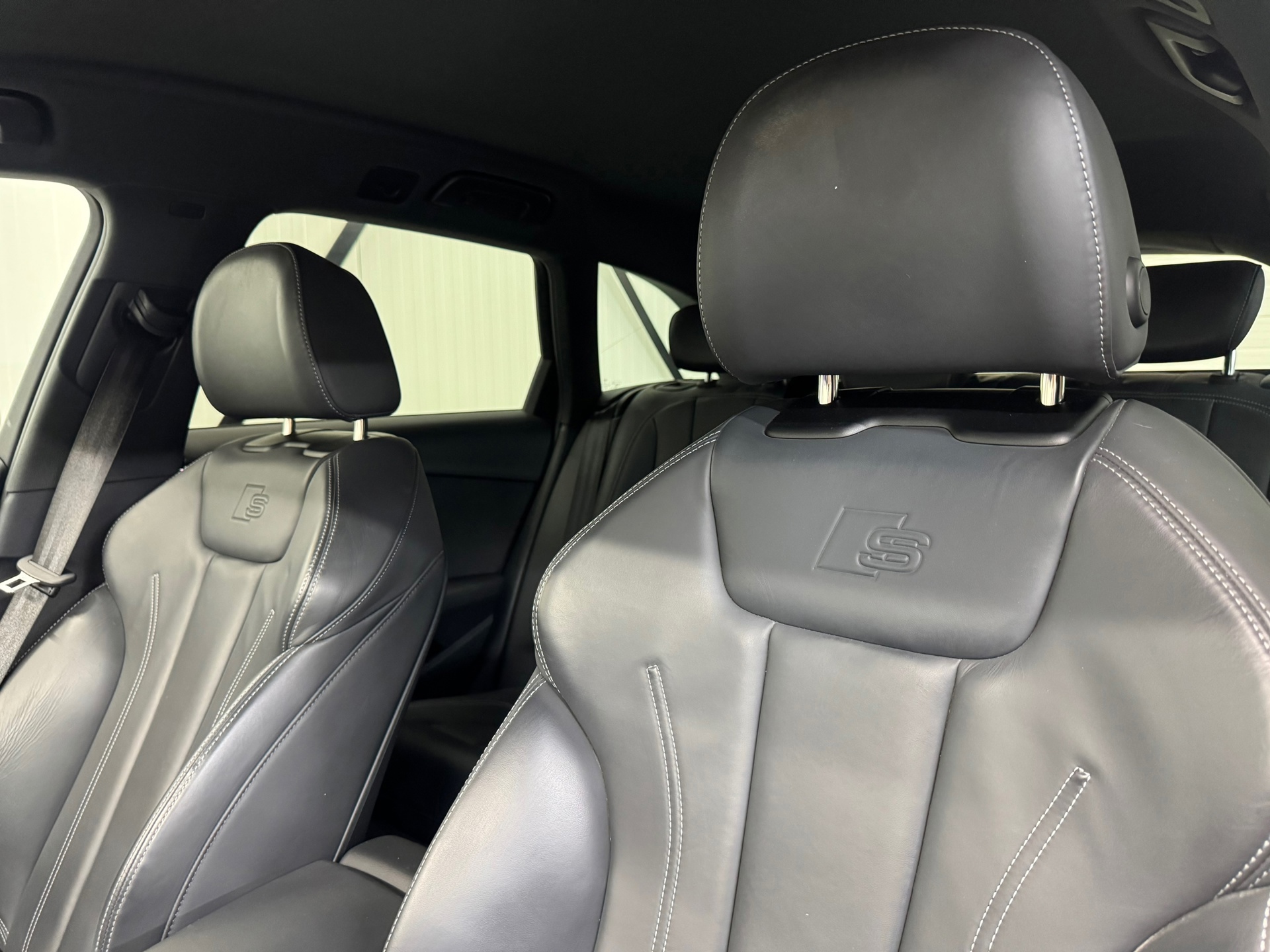 Audi A4 Avant 40 TFSI S edition Competition (2022), foto 31