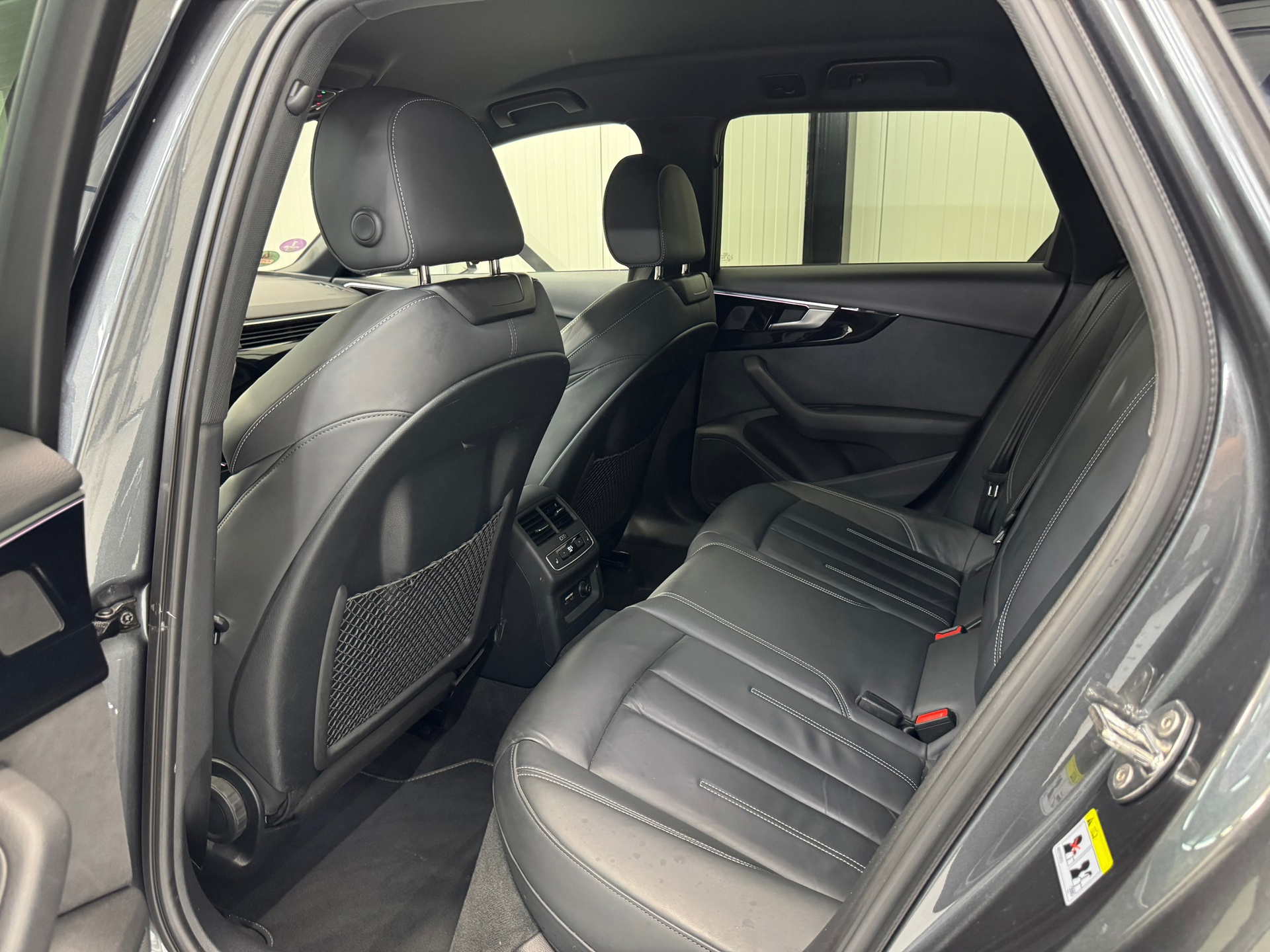 Audi A4 Avant 40 TFSI S edition Competition (2022), foto 34