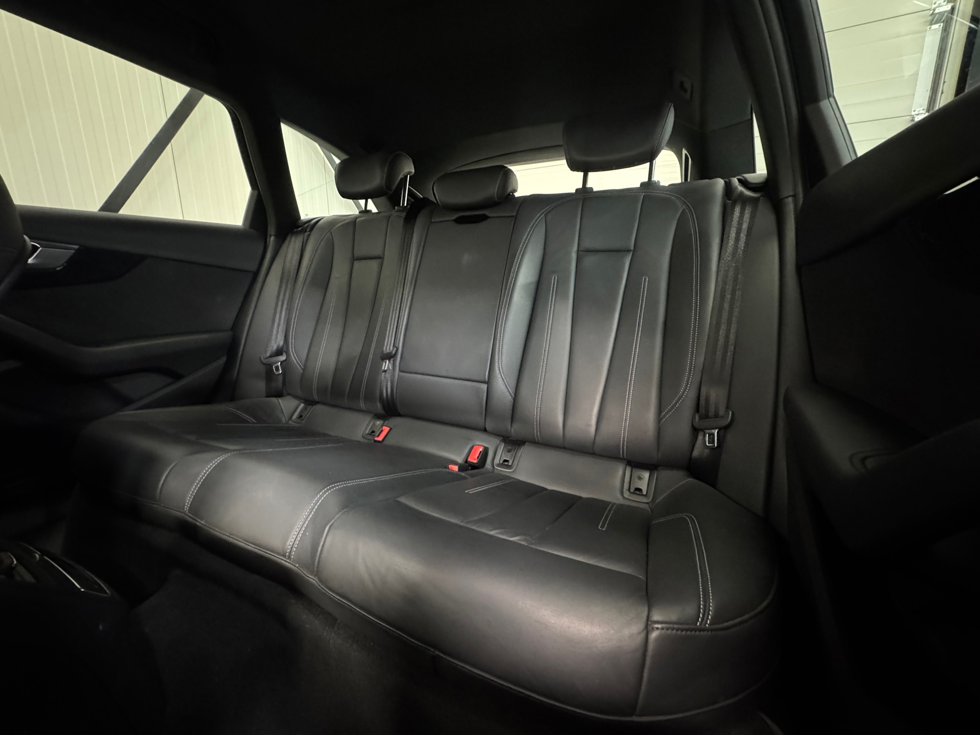 Audi A4 Avant 40 TFSI S edition Competition (2022), foto 35