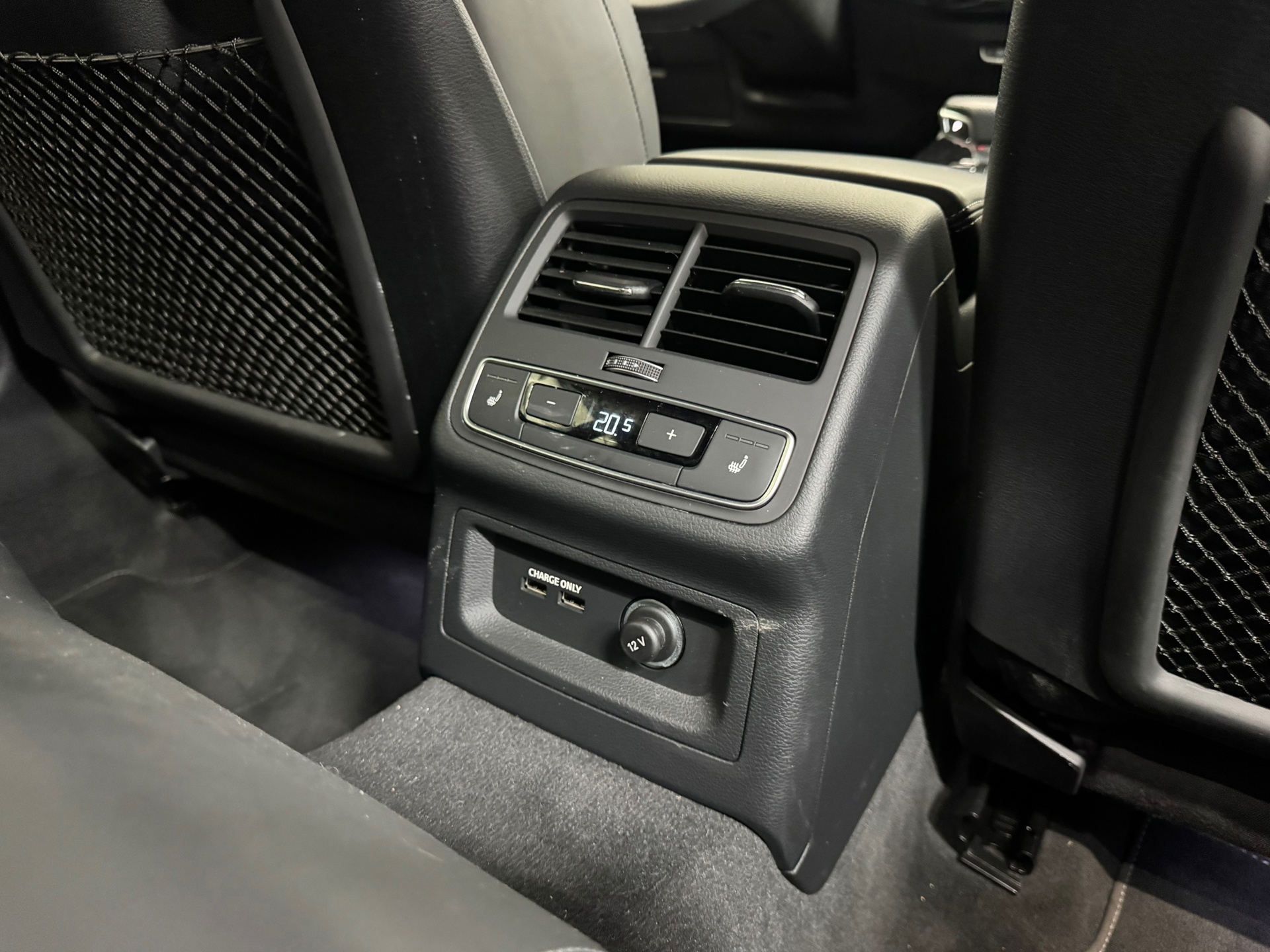 Audi A4 Avant 40 TFSI S edition Competition (2022), foto 38