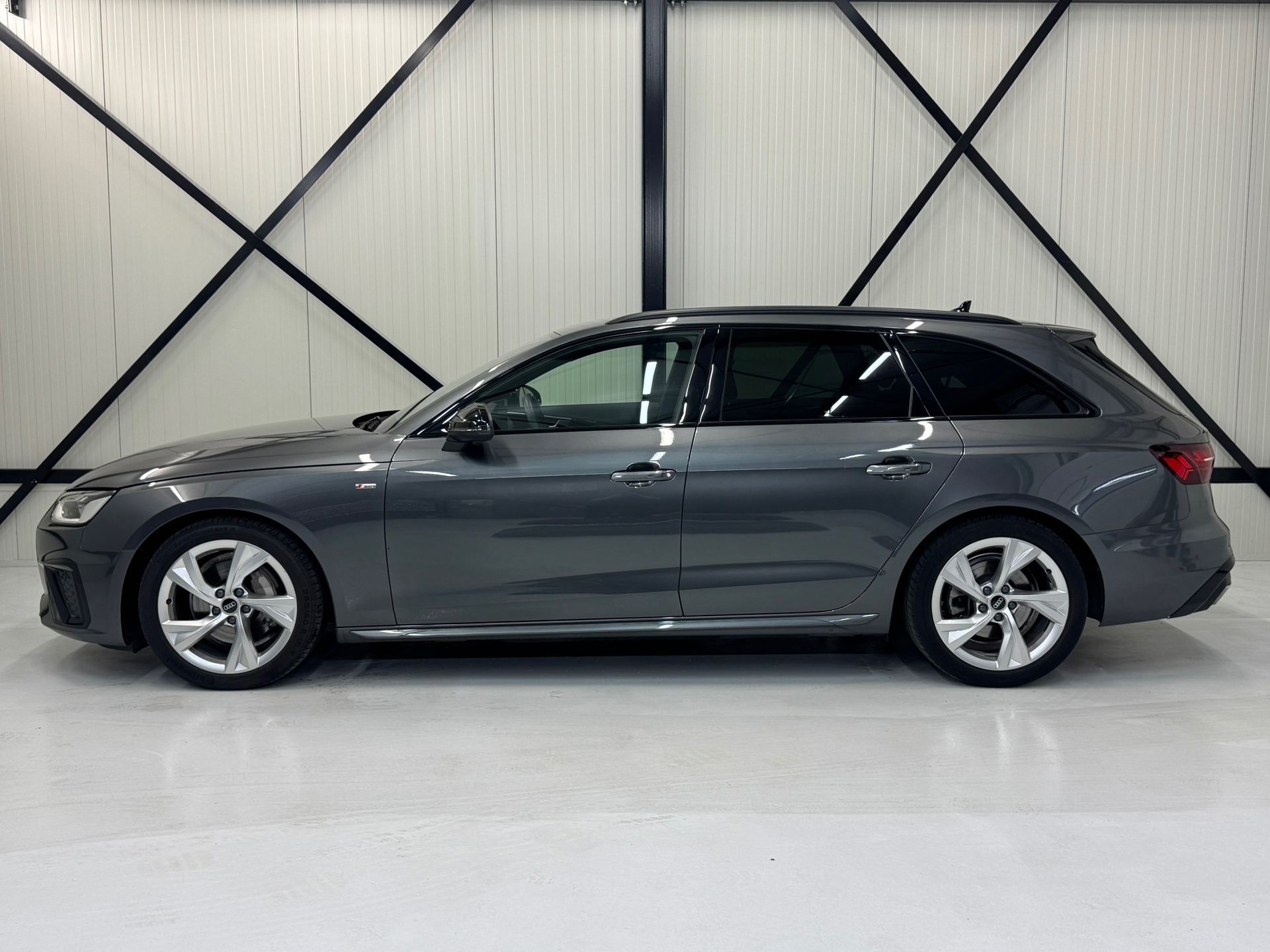 Audi A4 Avant 40 TFSI S edition Competition (2022), foto 8