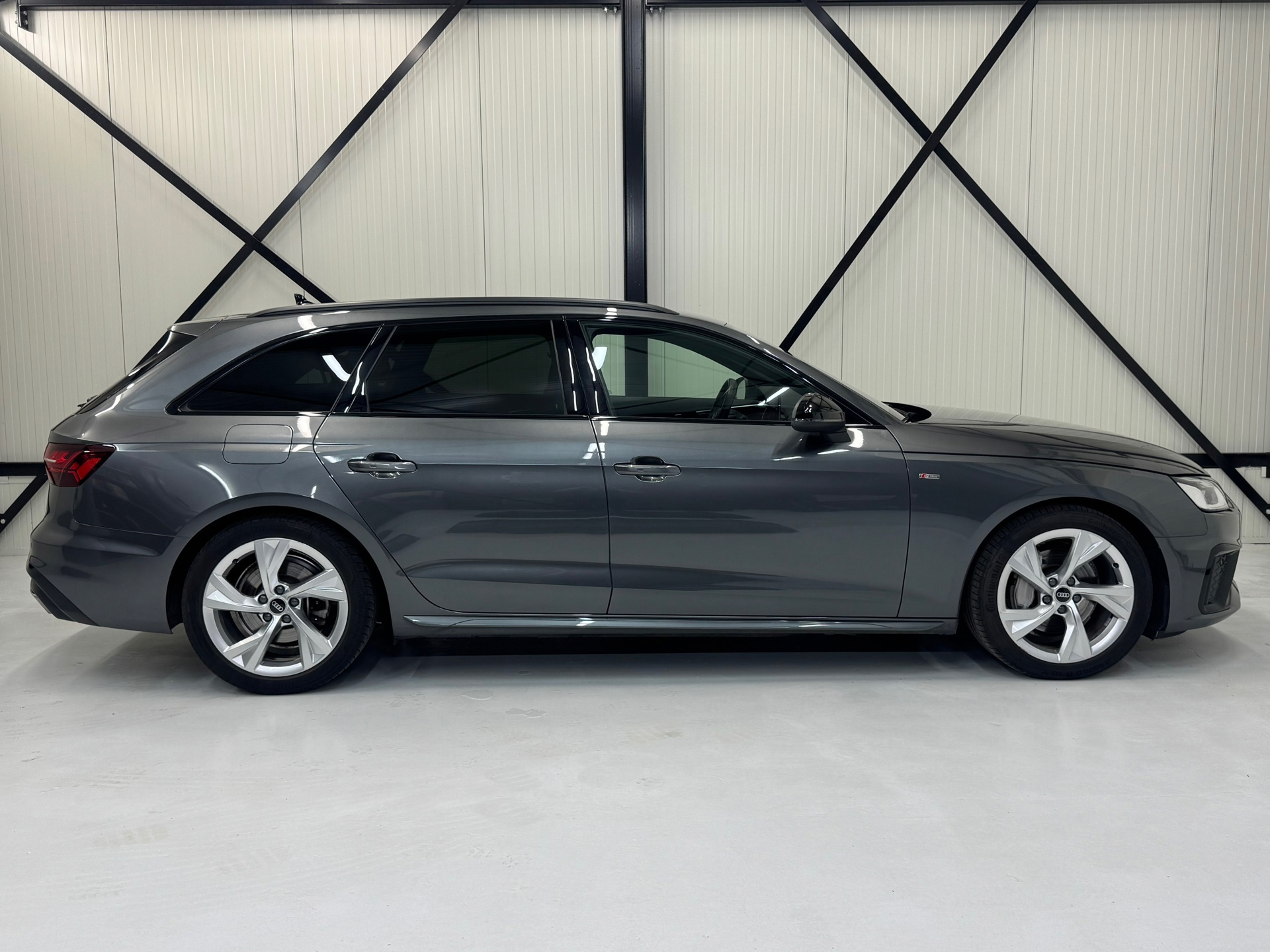Audi A4 Avant 40 TFSI S edition Competition (2022), foto 9